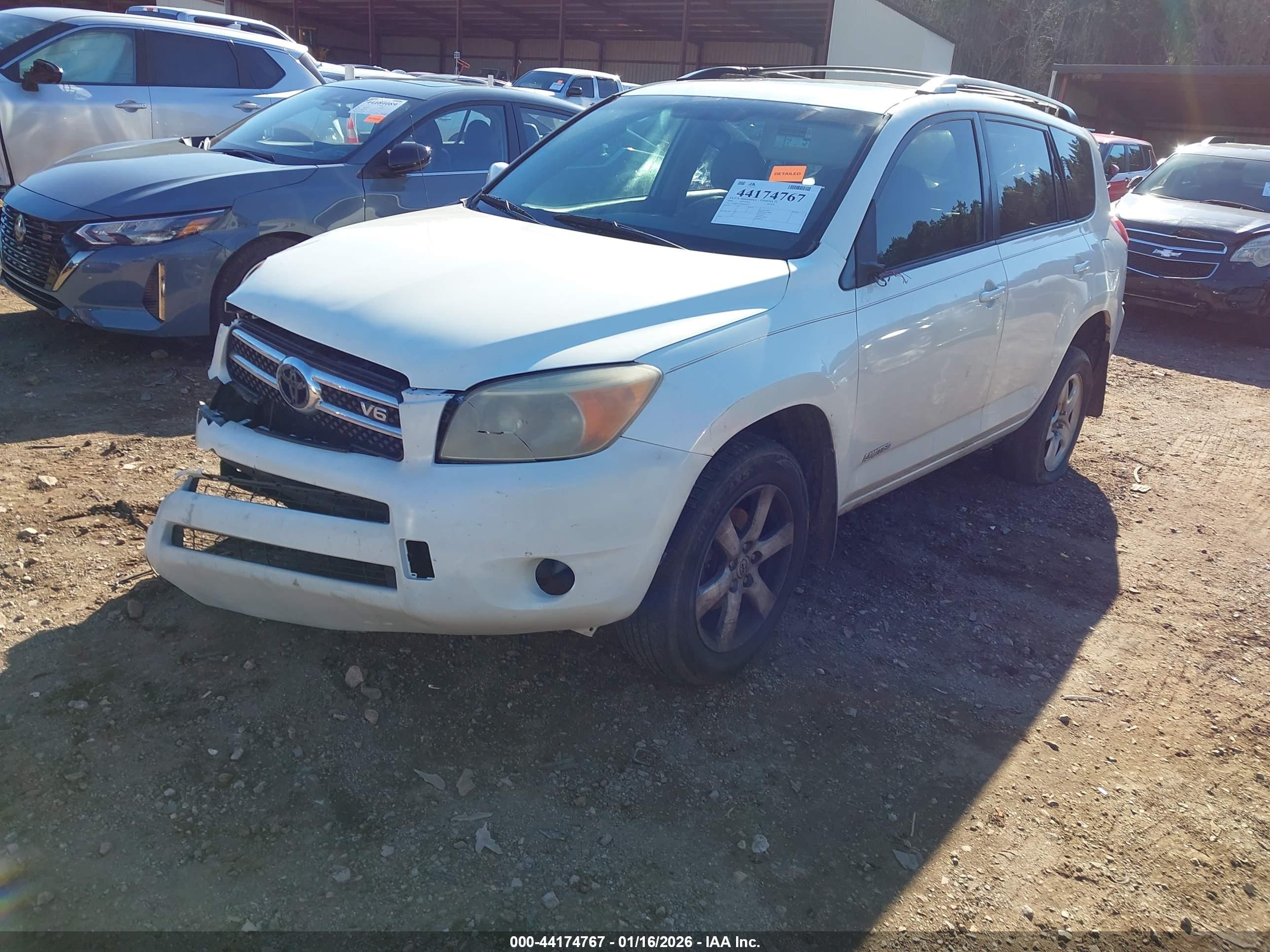 TOYOTA RAV4 image 2