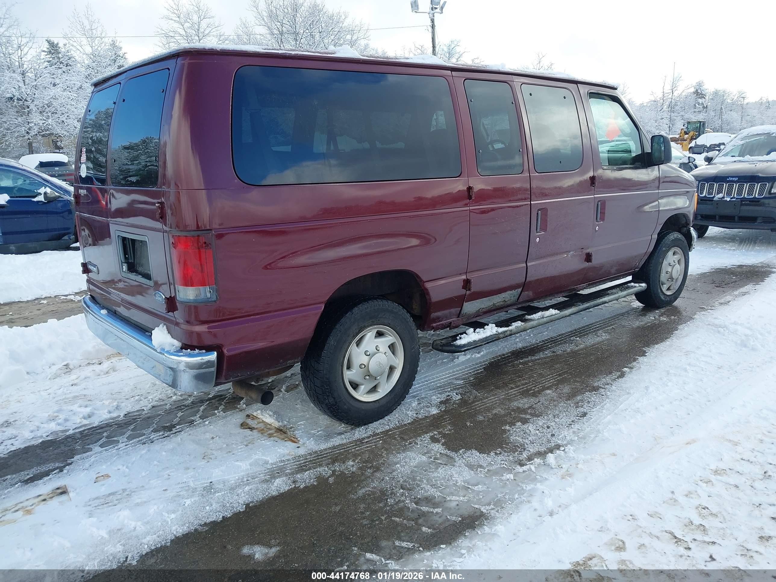 FORD E-350 image 4