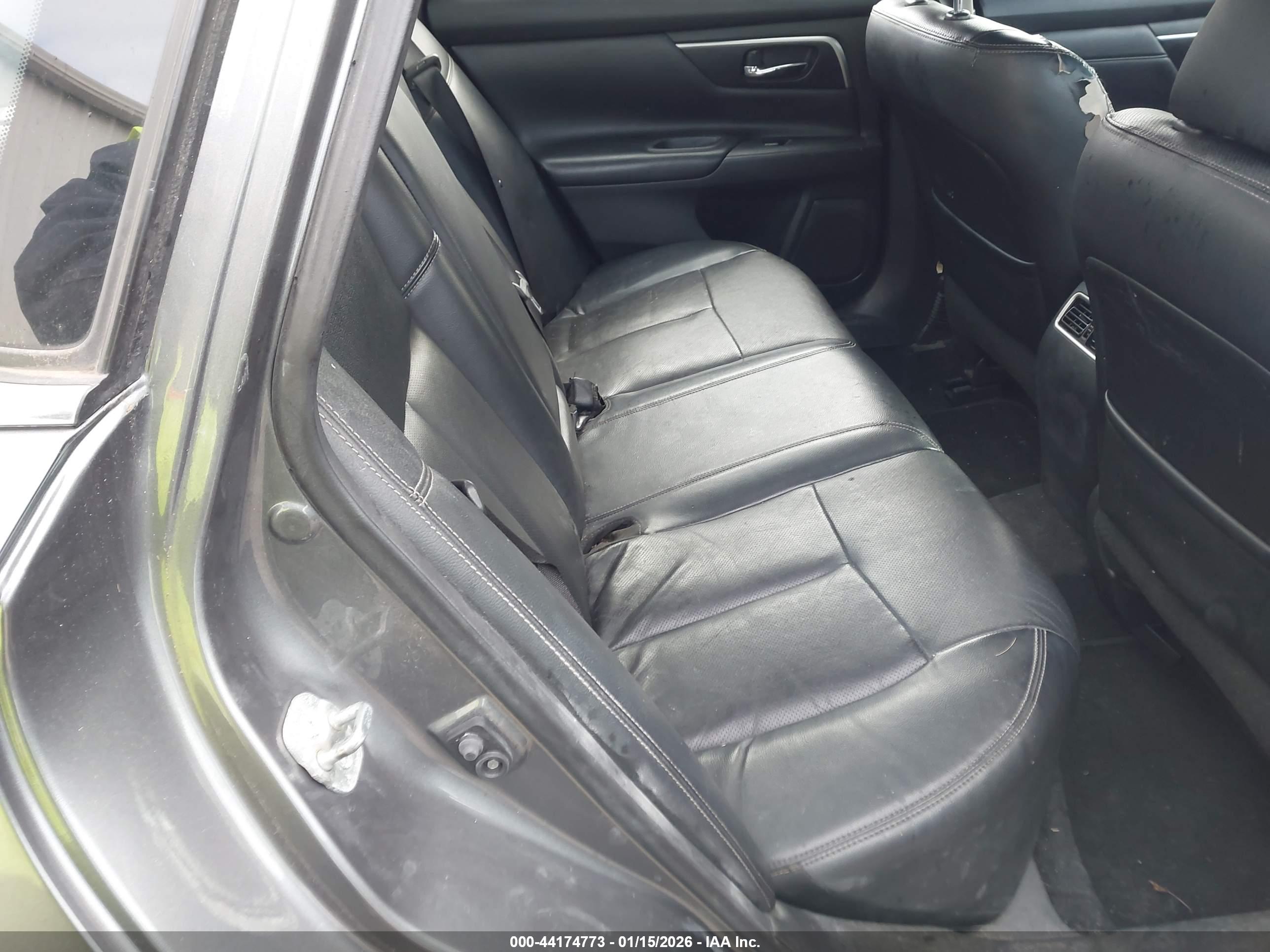 NISSAN ALTIMA image 8