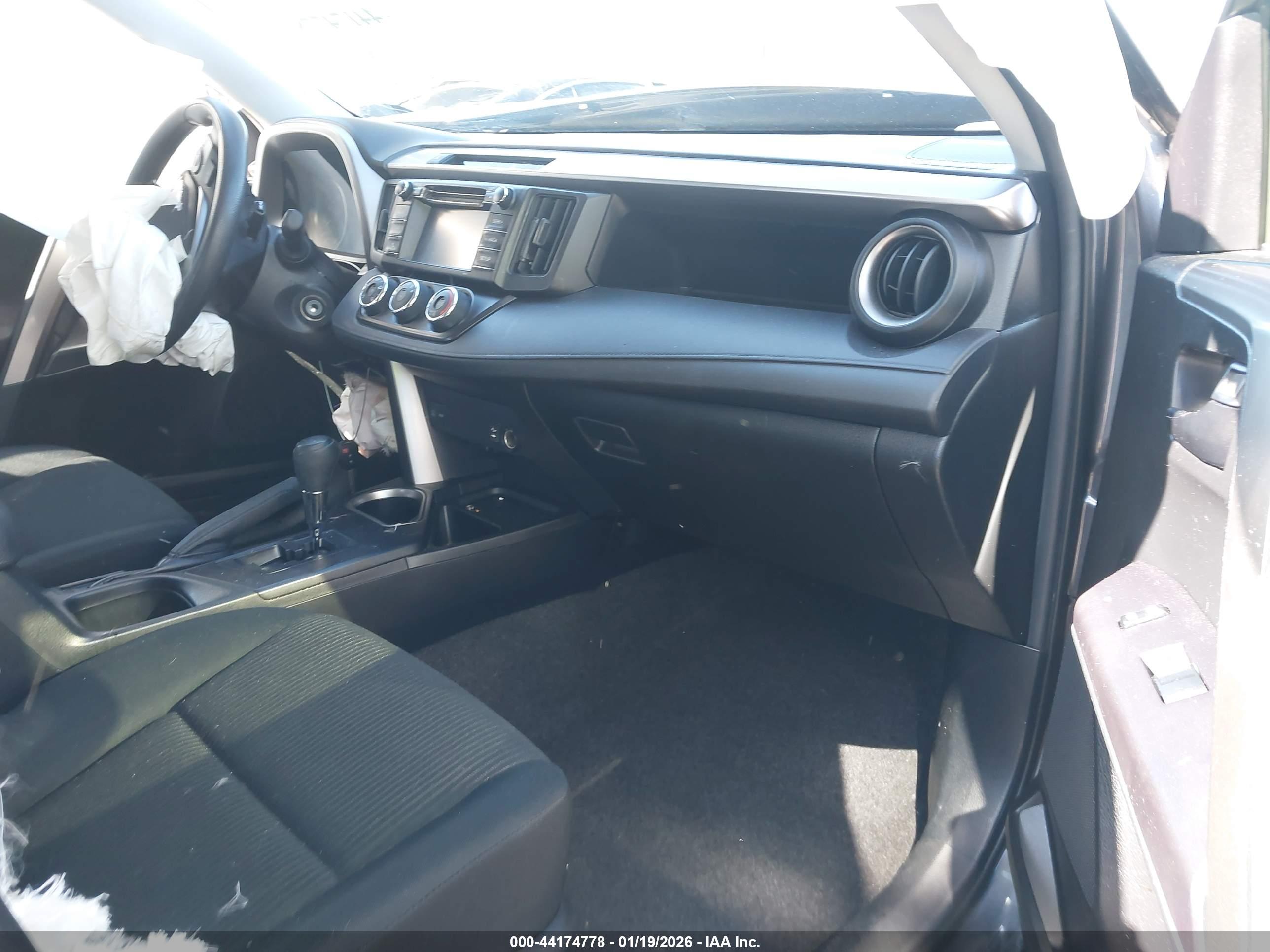 TOYOTA RAV4 image 5