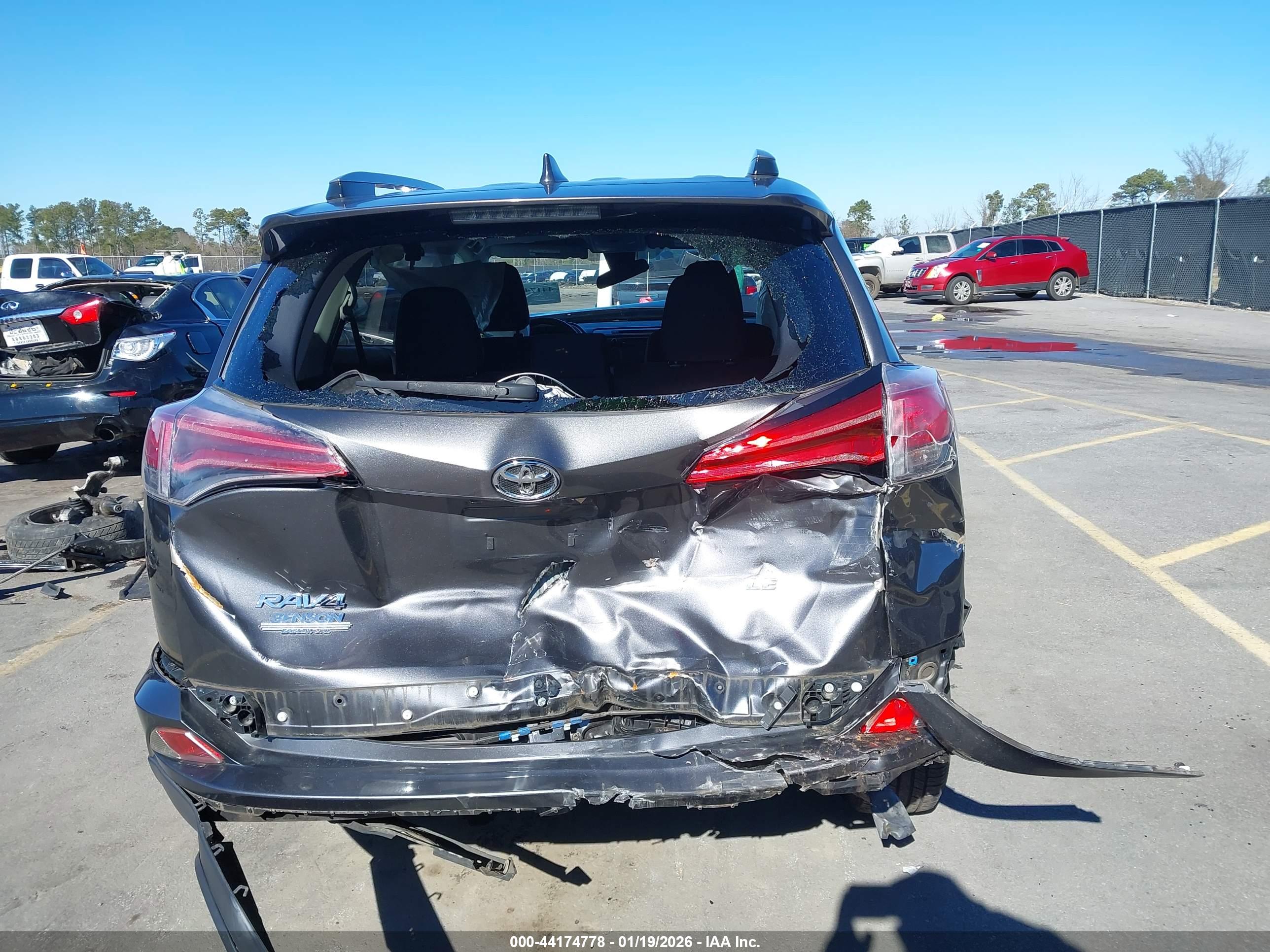 TOYOTA RAV4 image 6