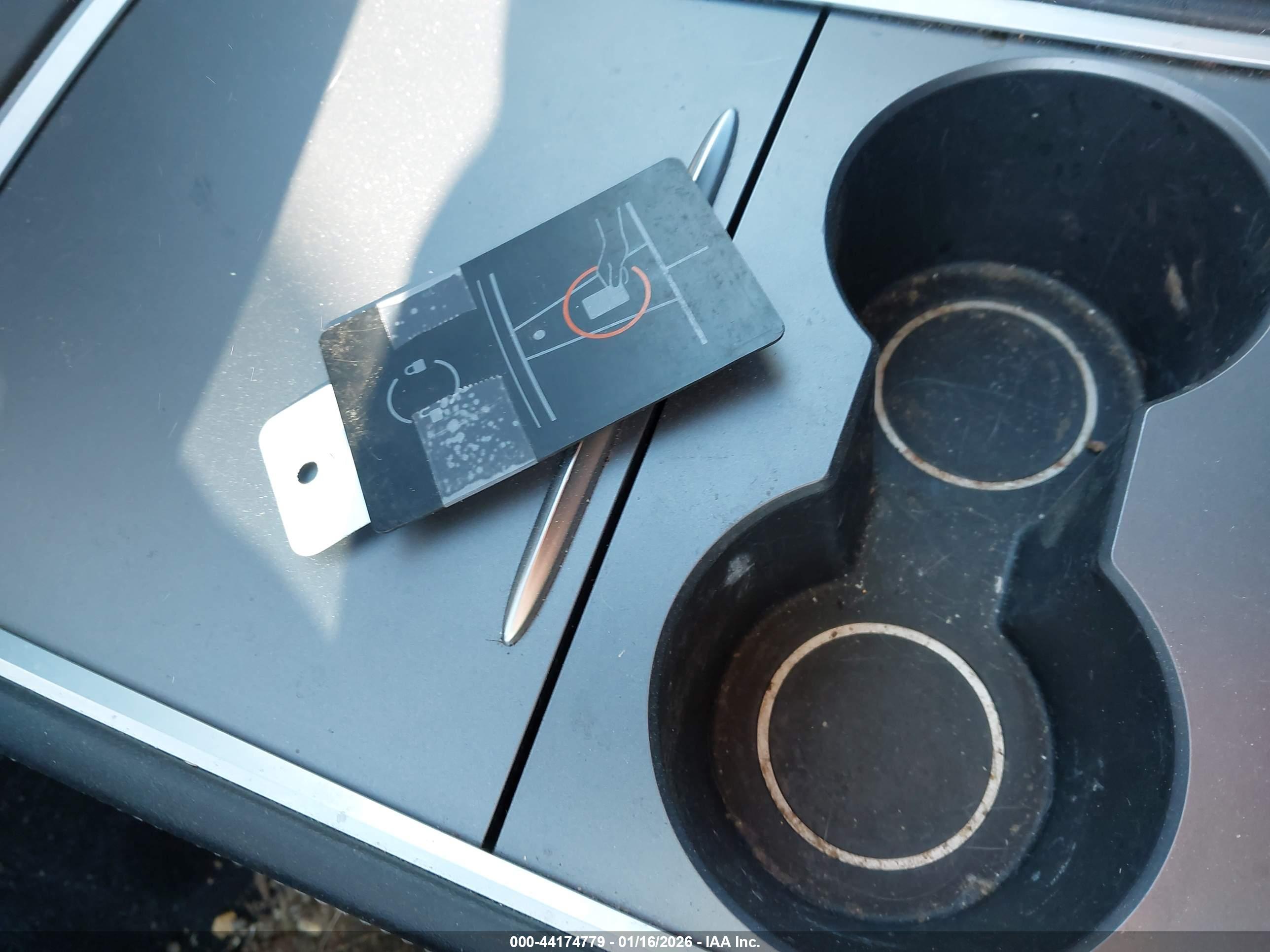 TESLA MODEL image 11