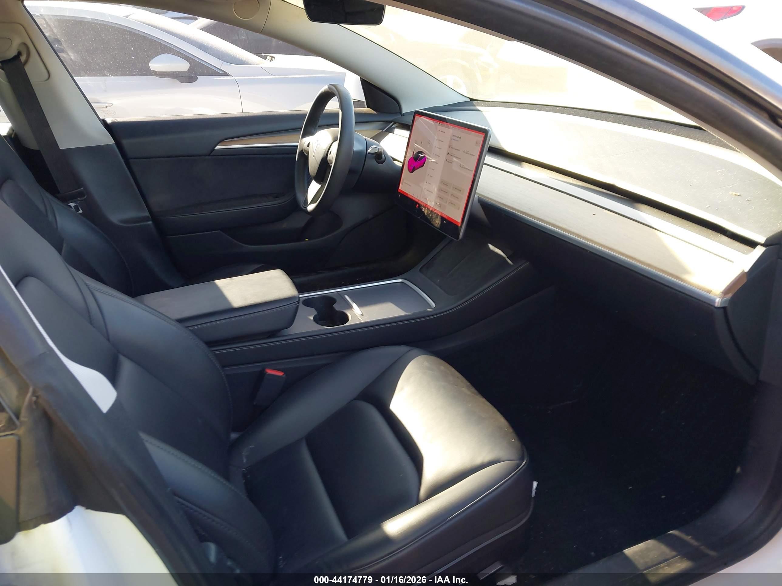 TESLA MODEL image 5