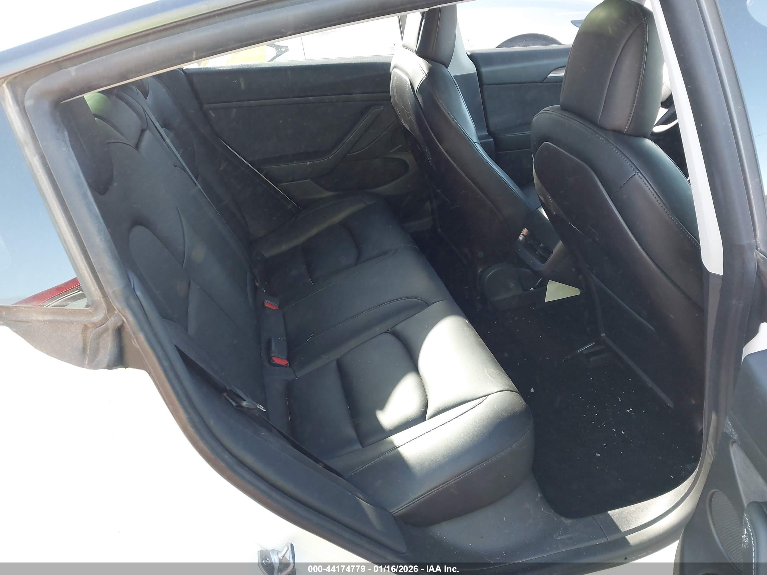 TESLA MODEL image 8