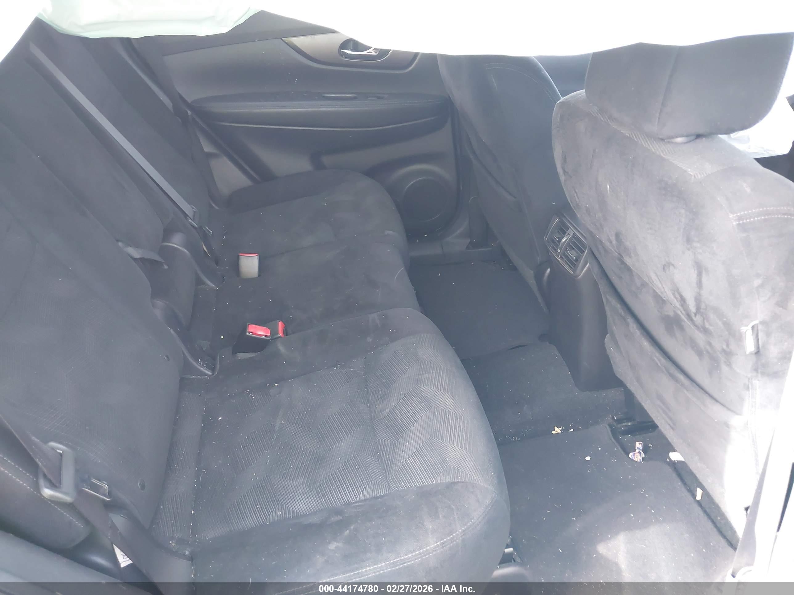 NISSAN ROGUE image 8