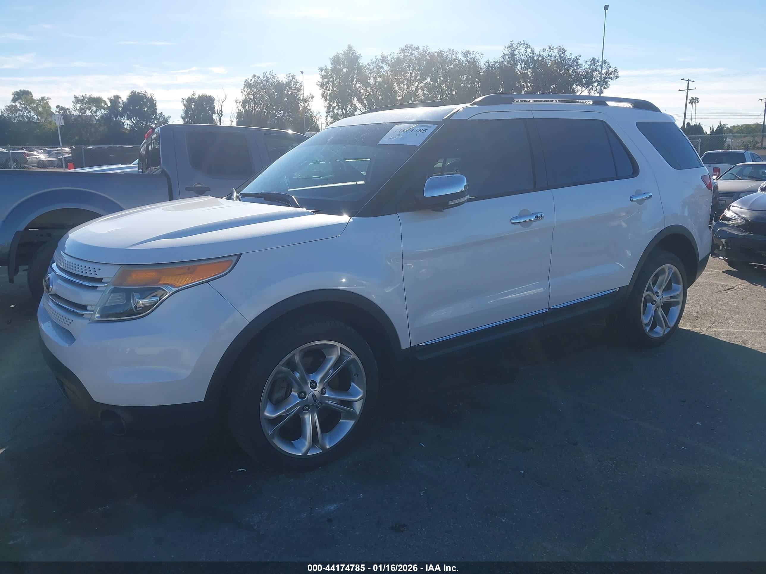 FORD EXPLORER image 2