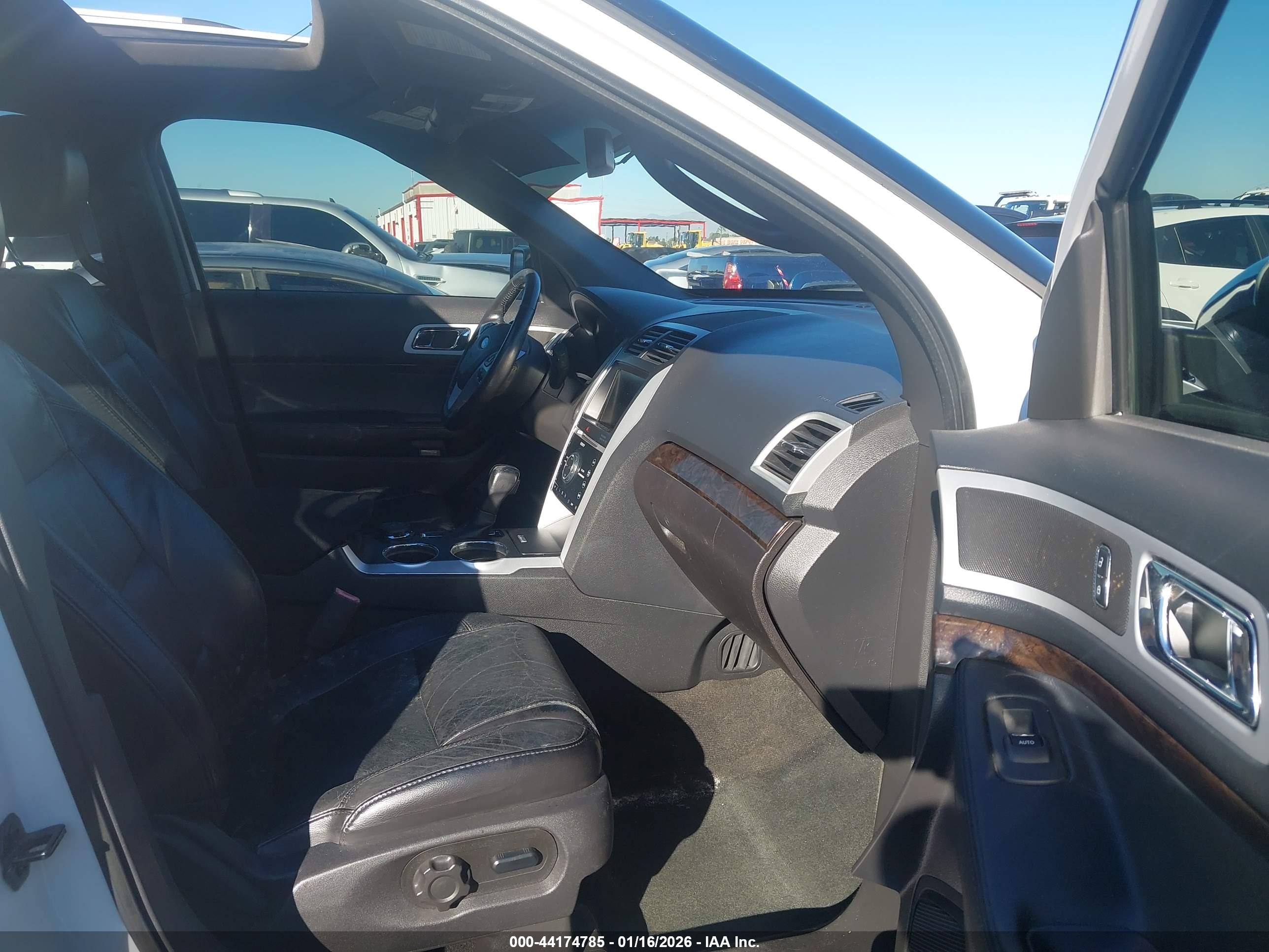 FORD EXPLORER image 5