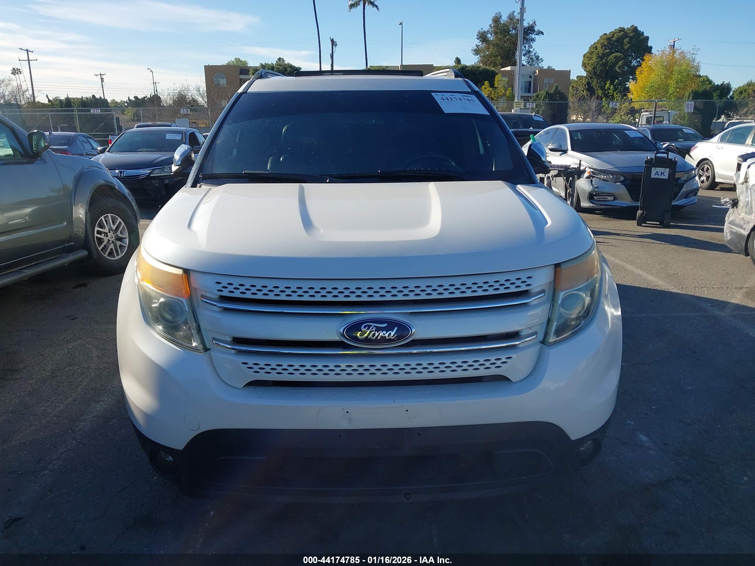 FORD EXPLORER image 6