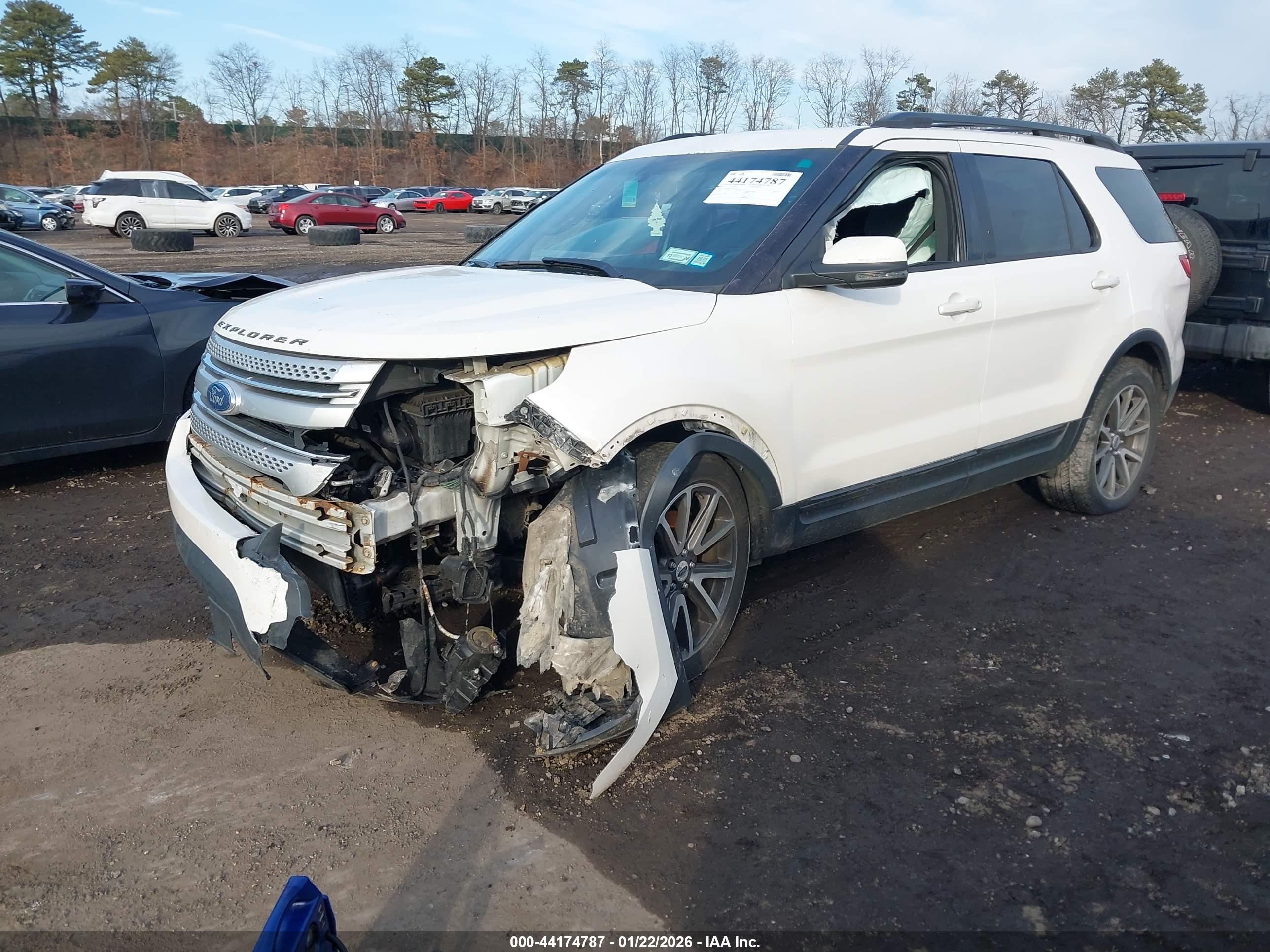 FORD EXPLORER image 2