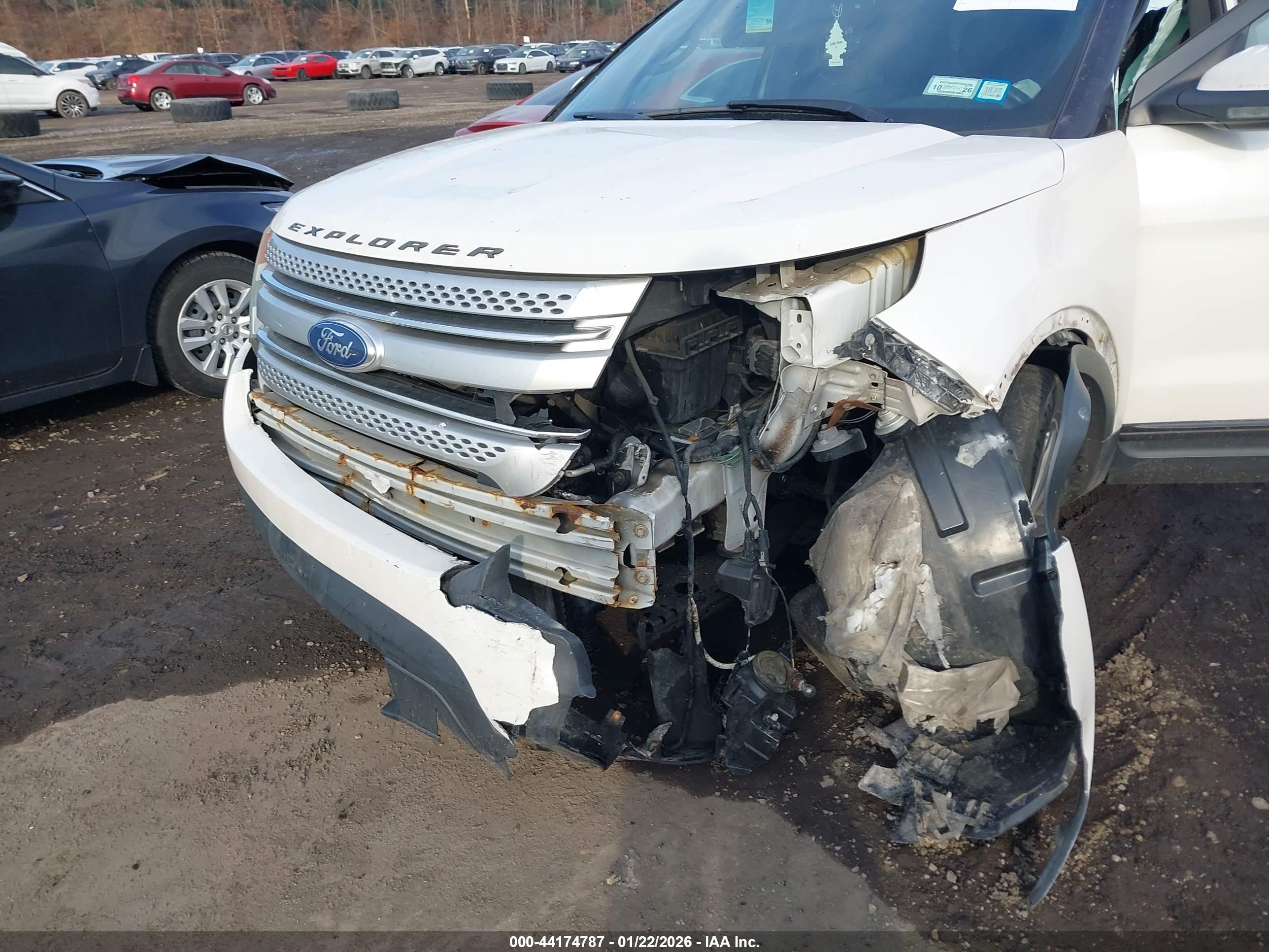 FORD EXPLORER image 6