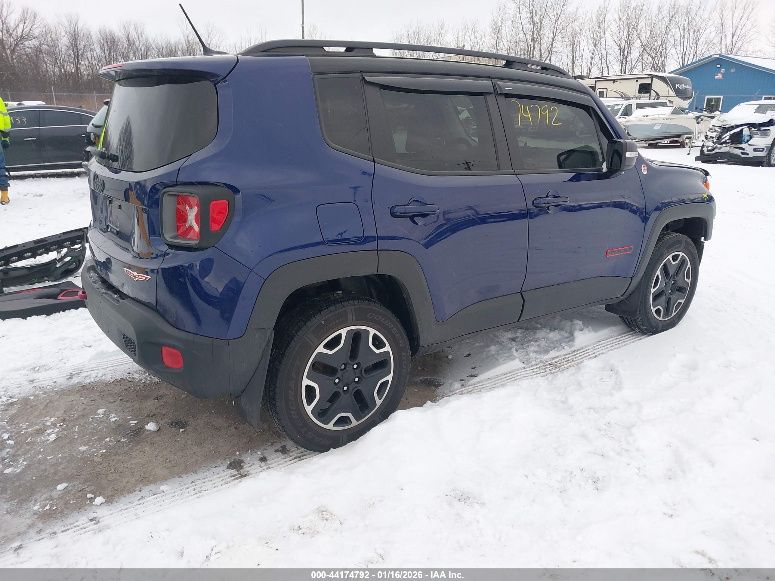JEEP RENEGADE image 4