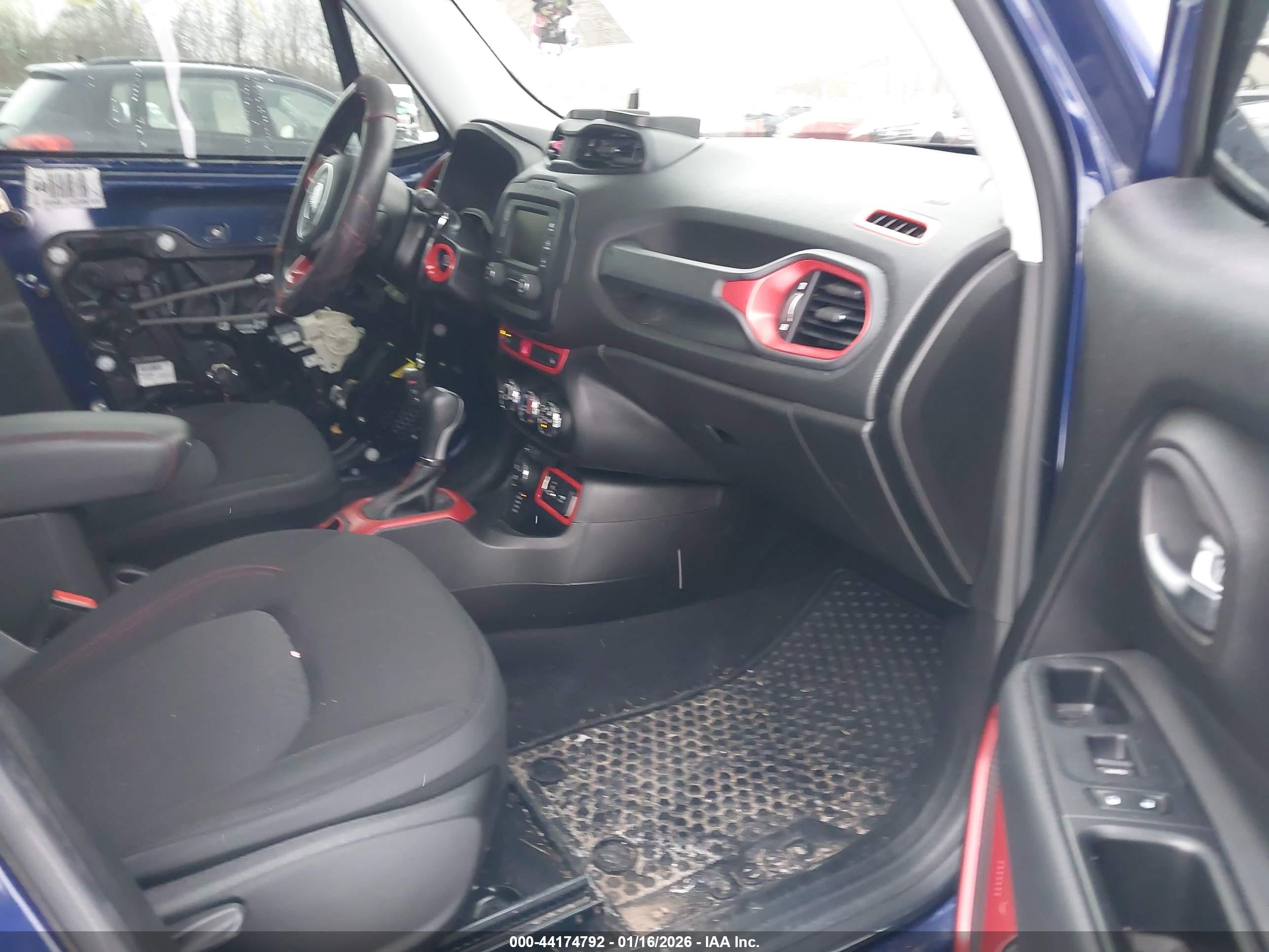 JEEP RENEGADE image 5