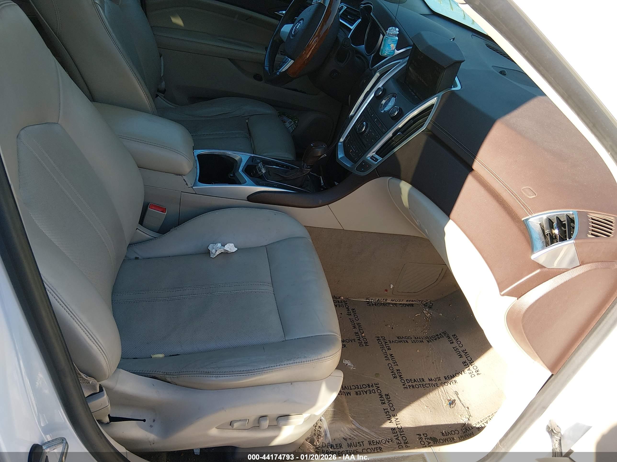 CADILLAC SRX image 5