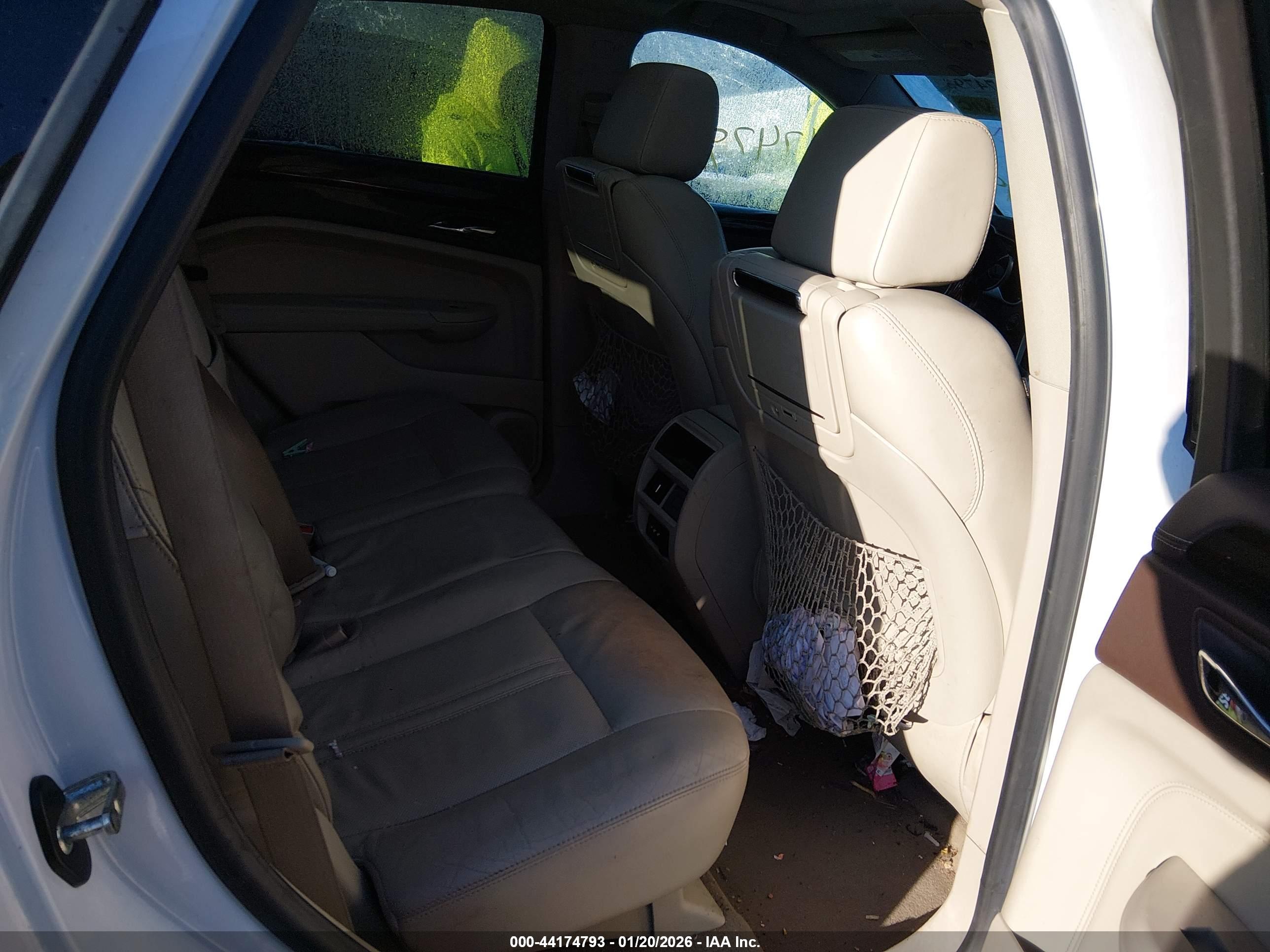 CADILLAC SRX image 8