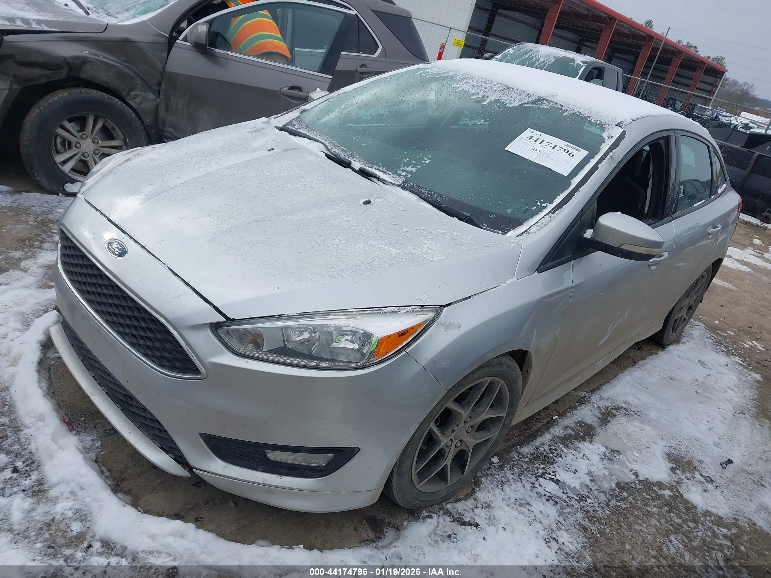 FORD FOCUS image 2