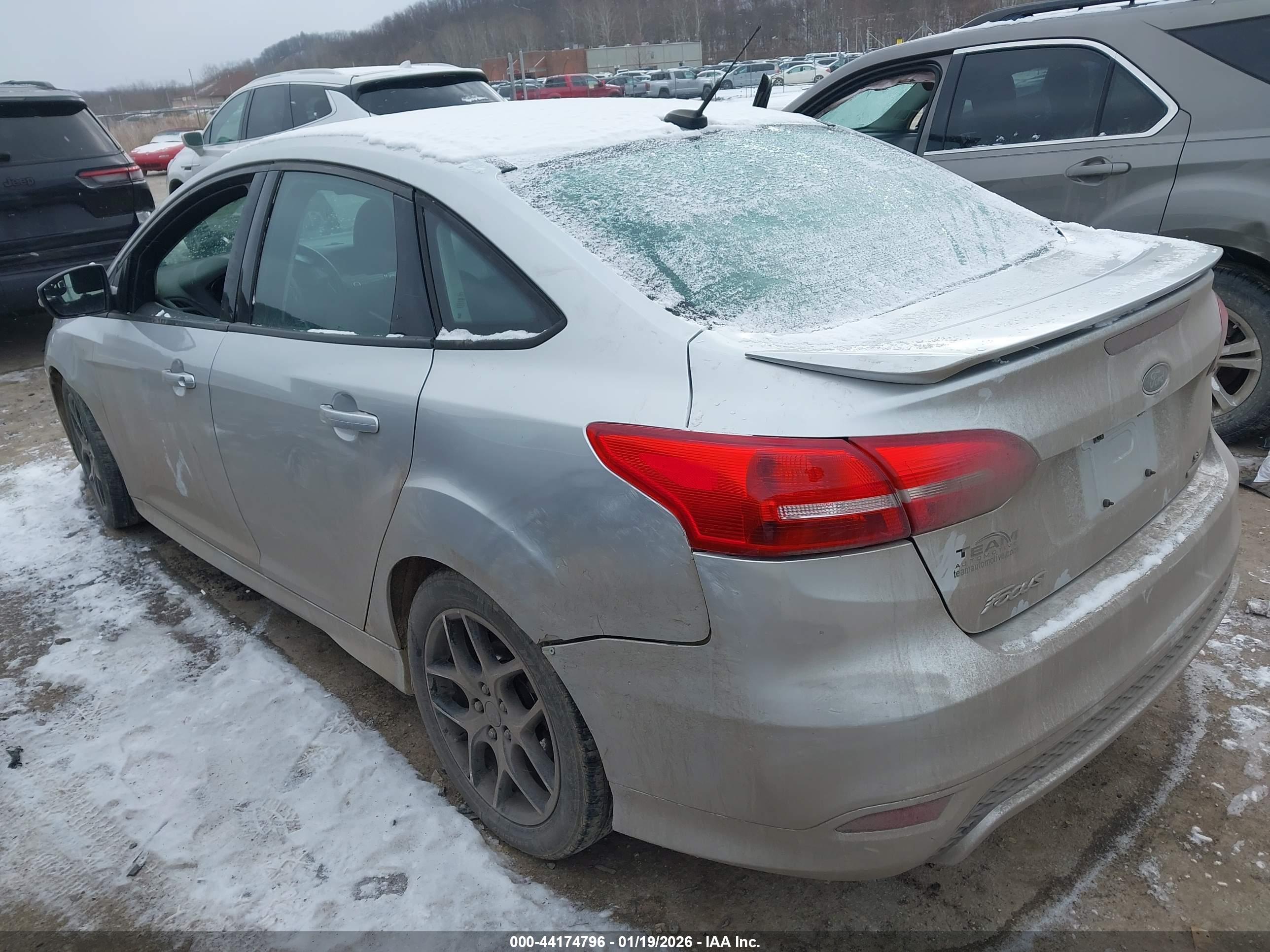 FORD FOCUS image 3