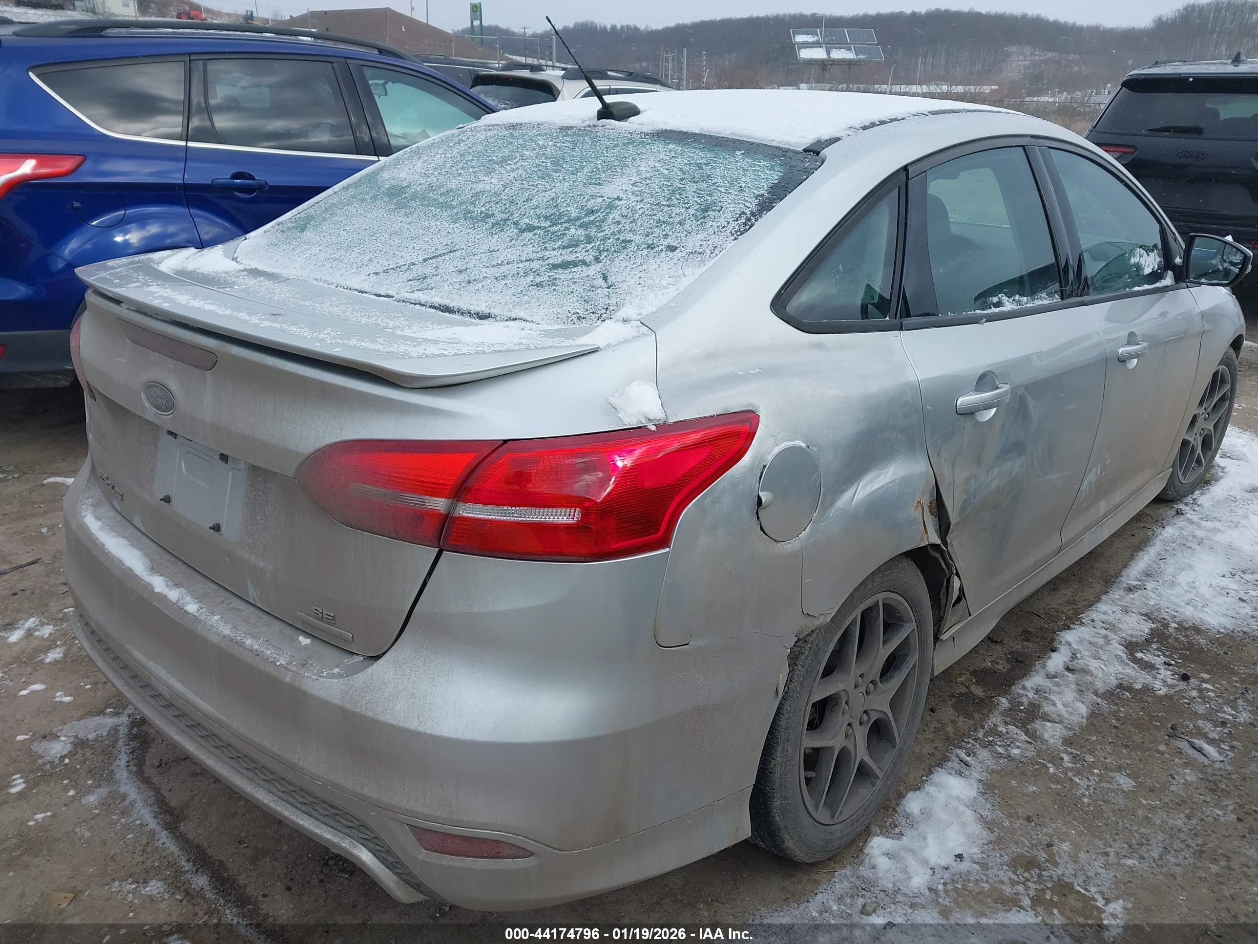 FORD FOCUS image 4