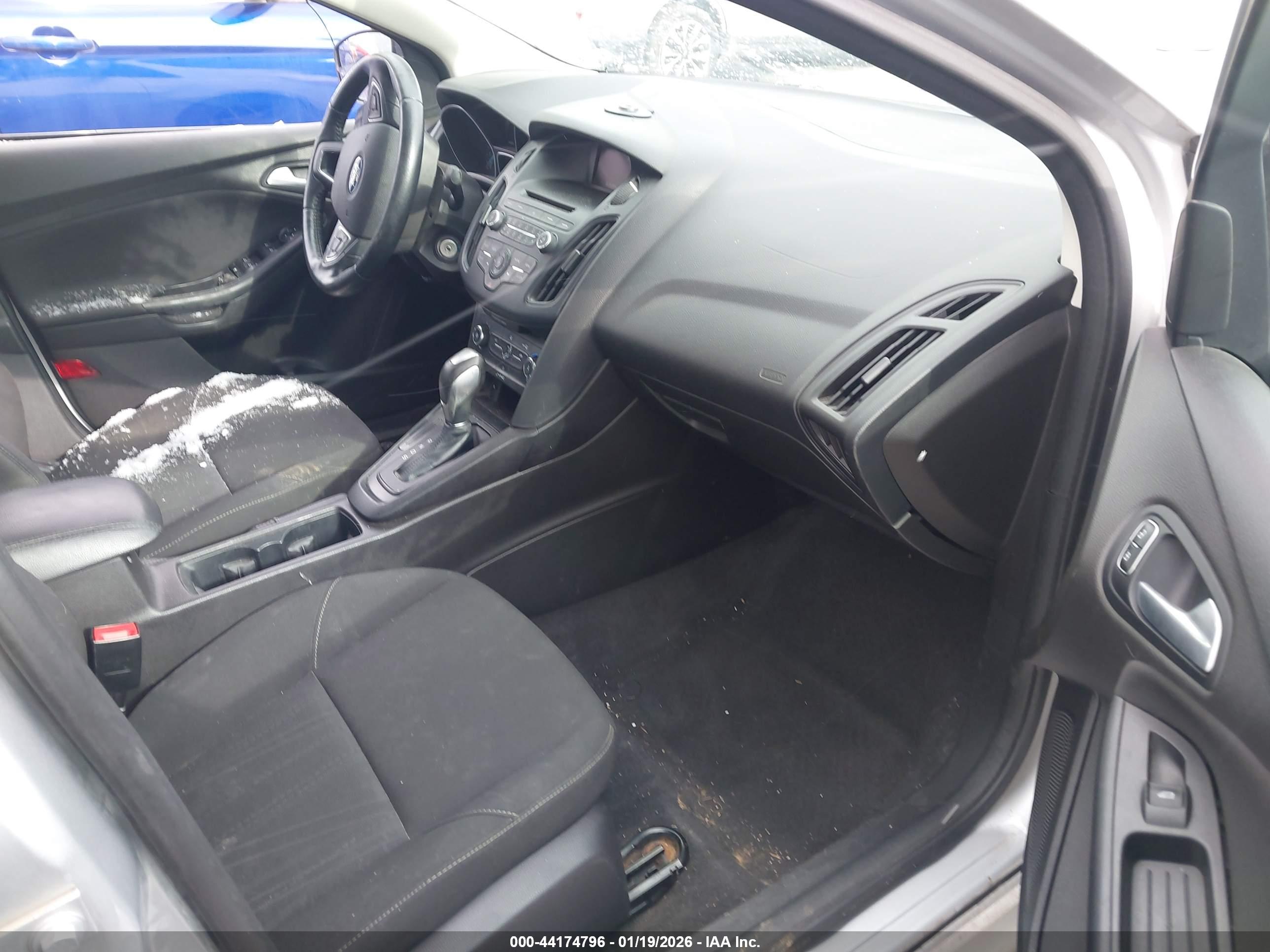 FORD FOCUS image 5