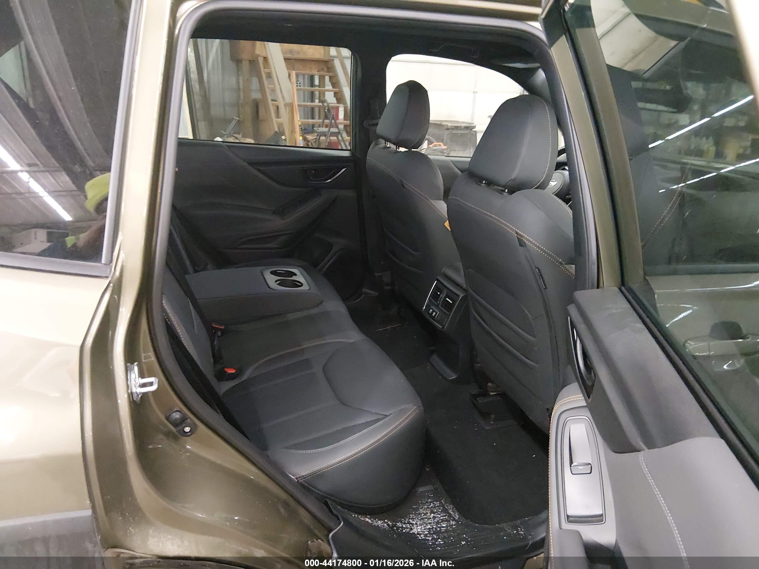 SUBARU FORESTER image 8