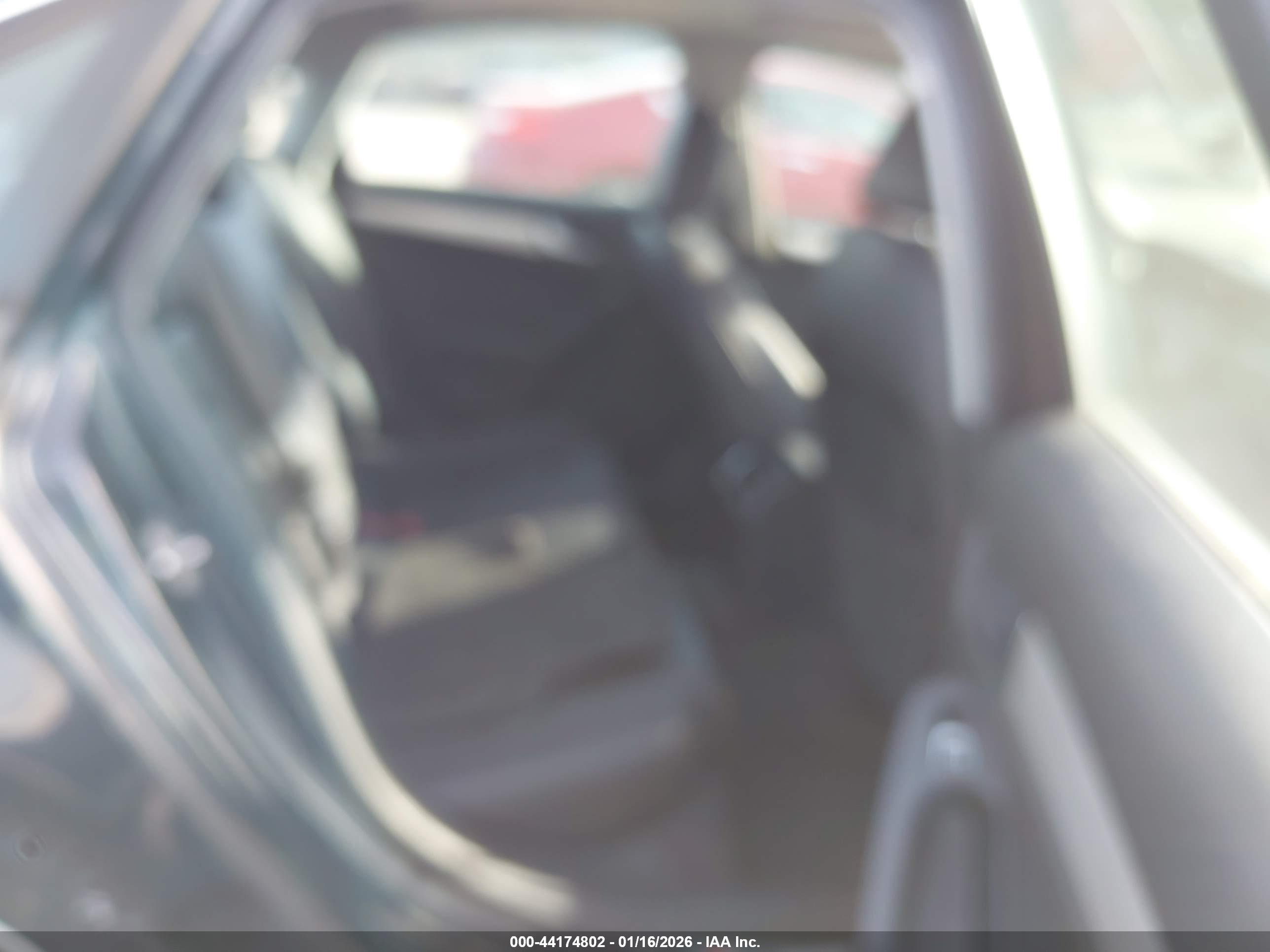 AUDI A4 image 8
