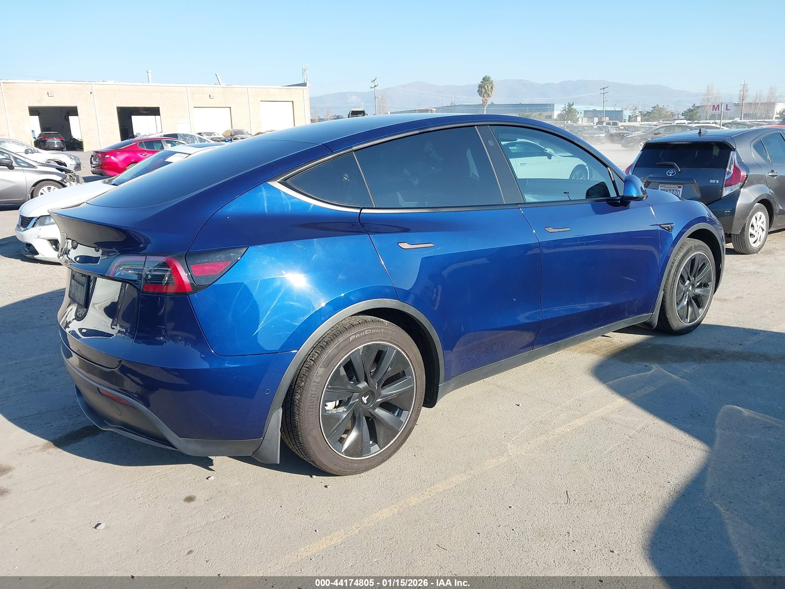 TESLA MODEL image 4