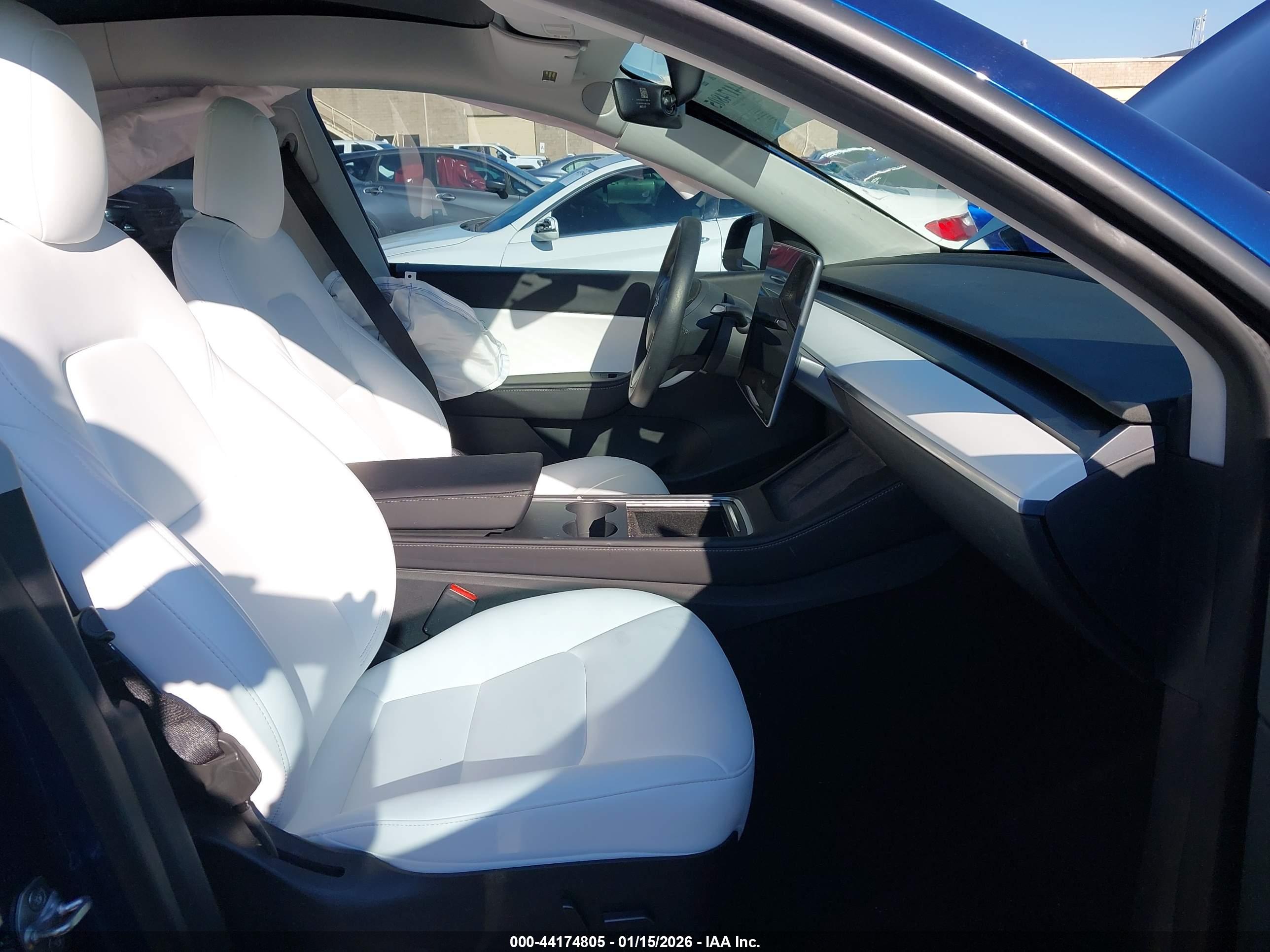 TESLA MODEL image 5