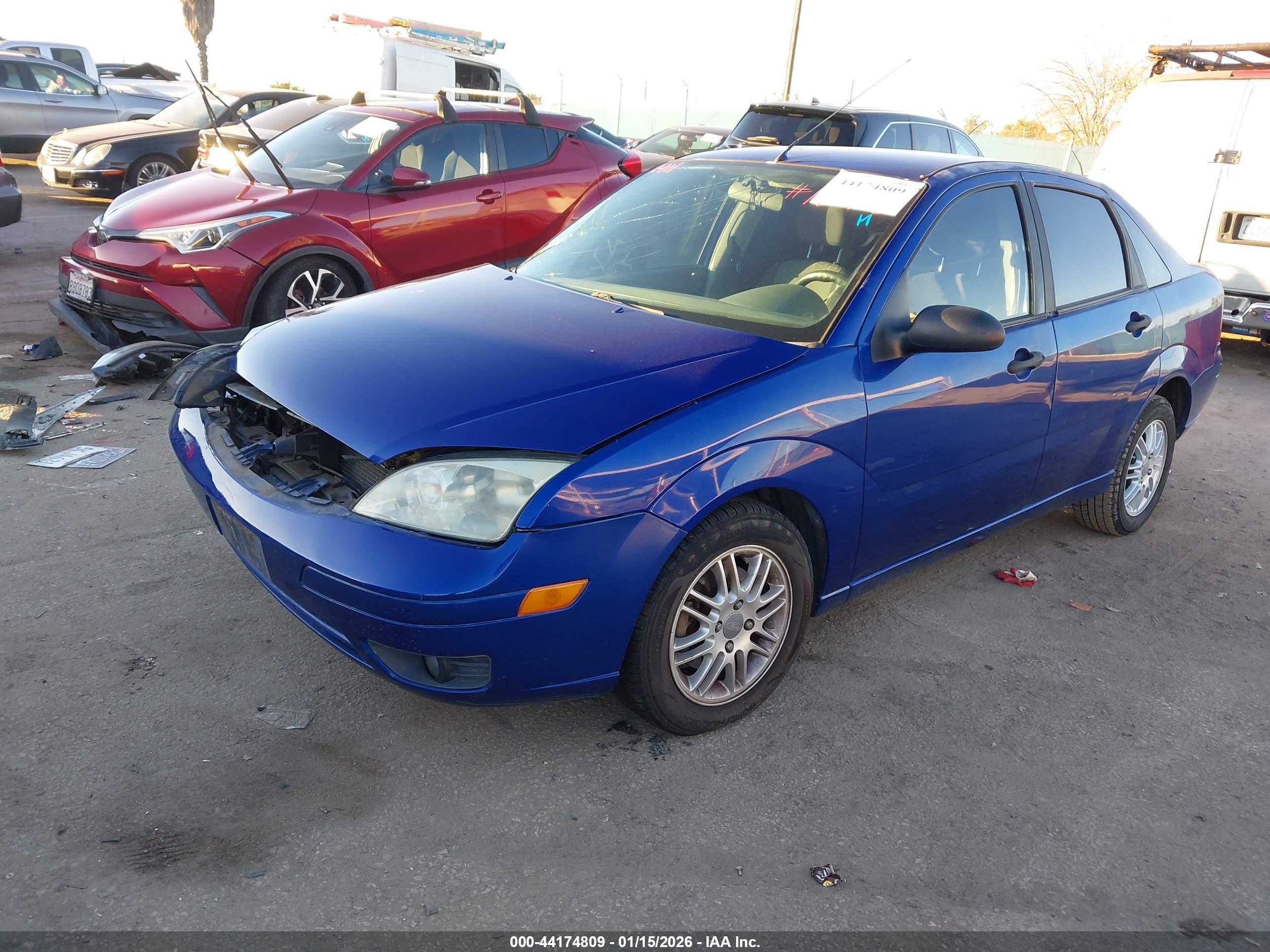 FORD FOCUS image 2