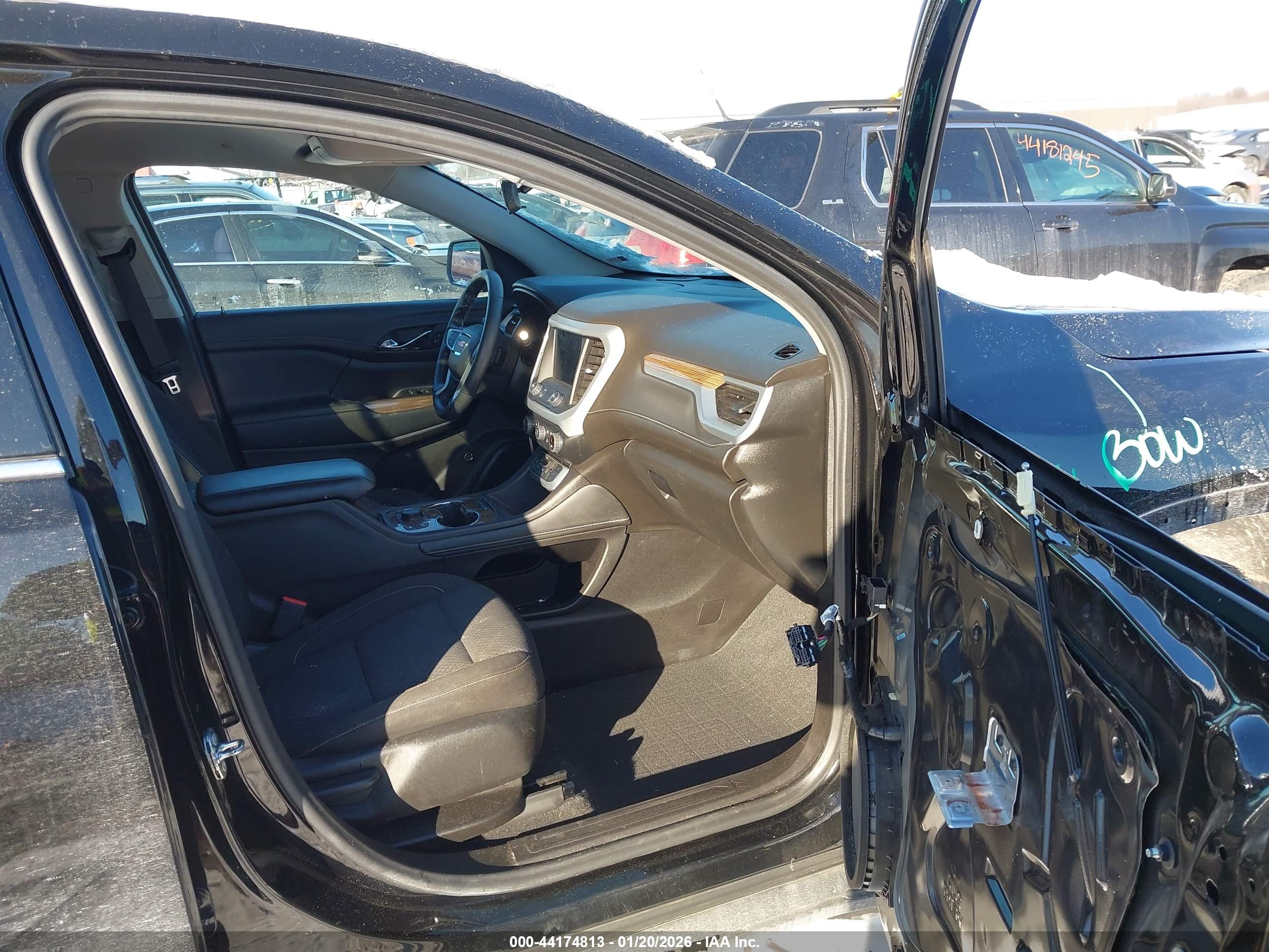 GMC ACADIA image 5