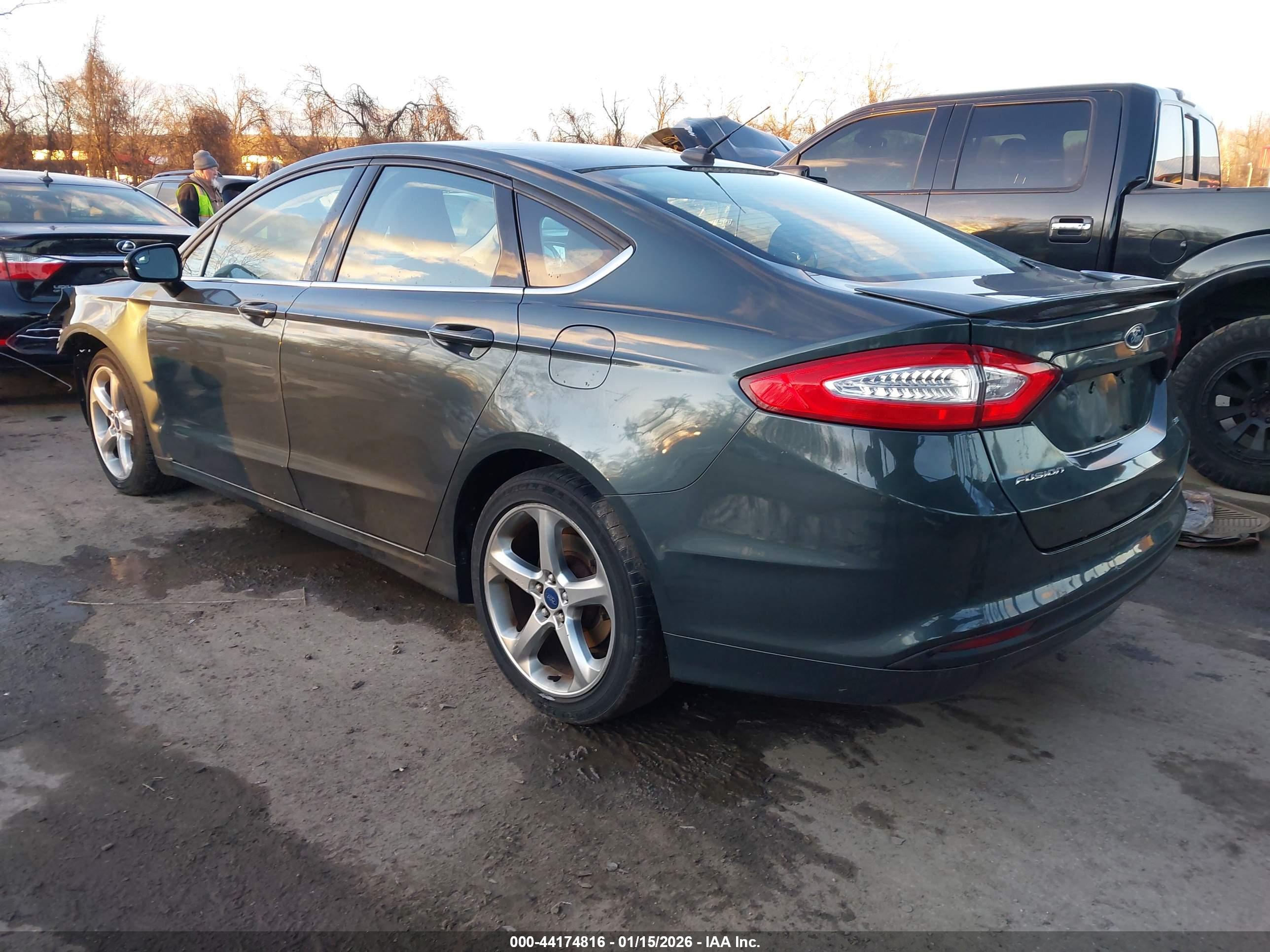 FORD FUSION image 3