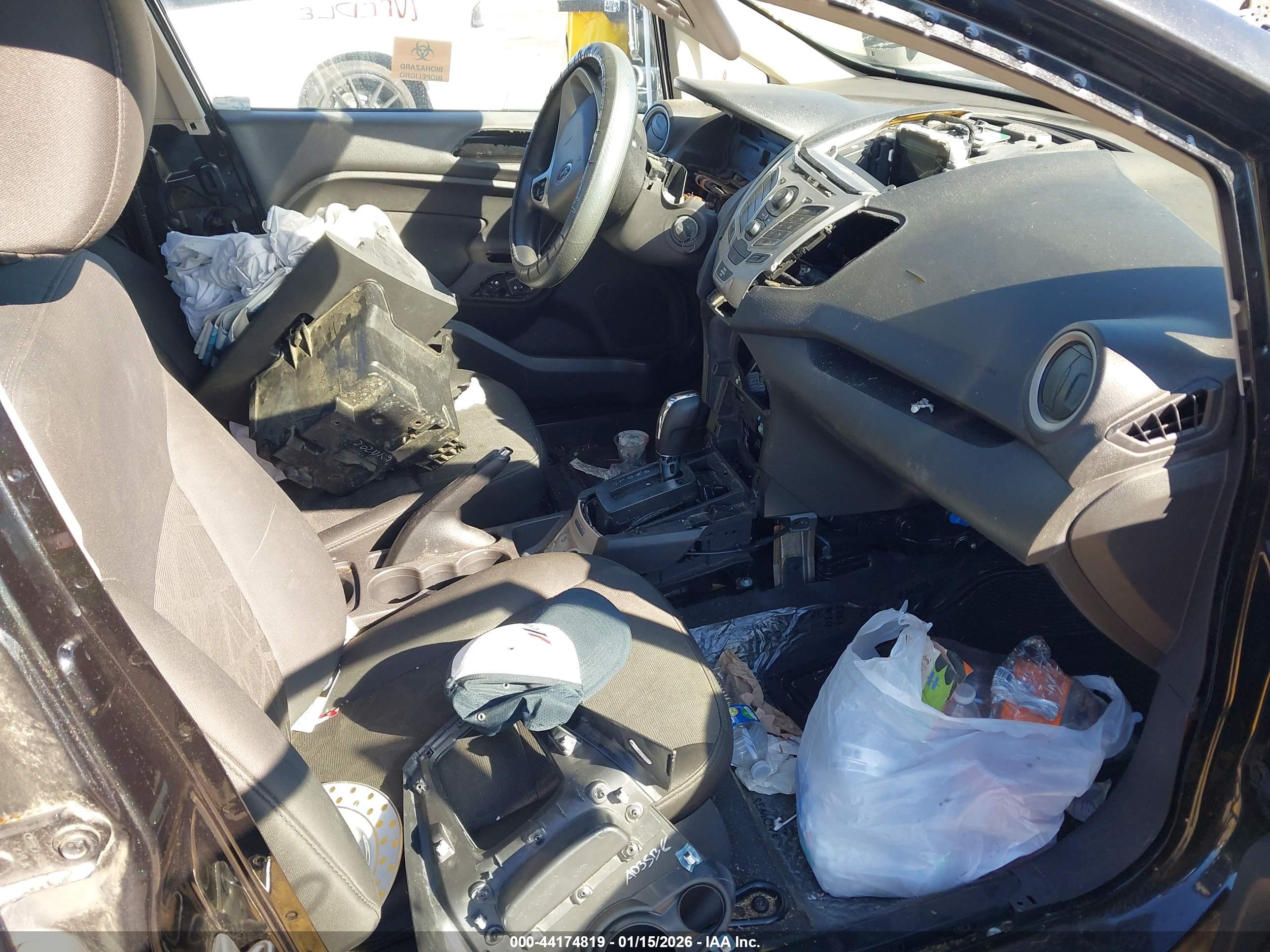 FORD FIESTA image 5