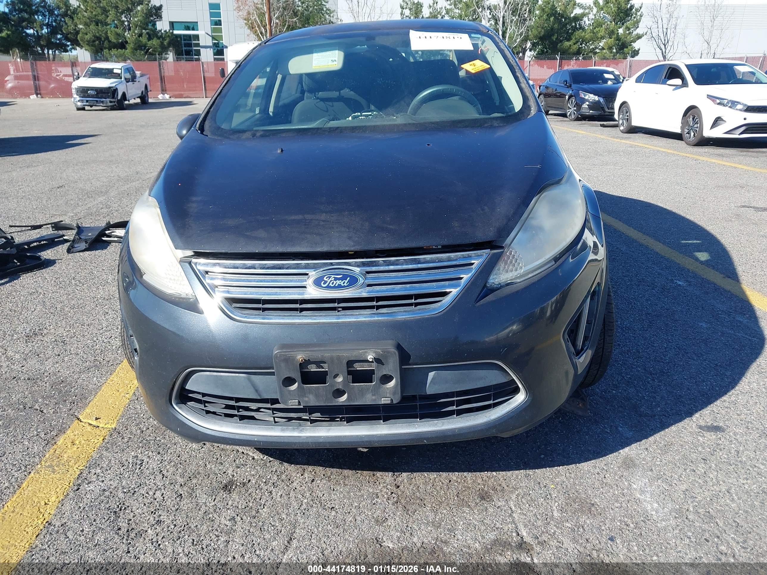 FORD FIESTA image 6