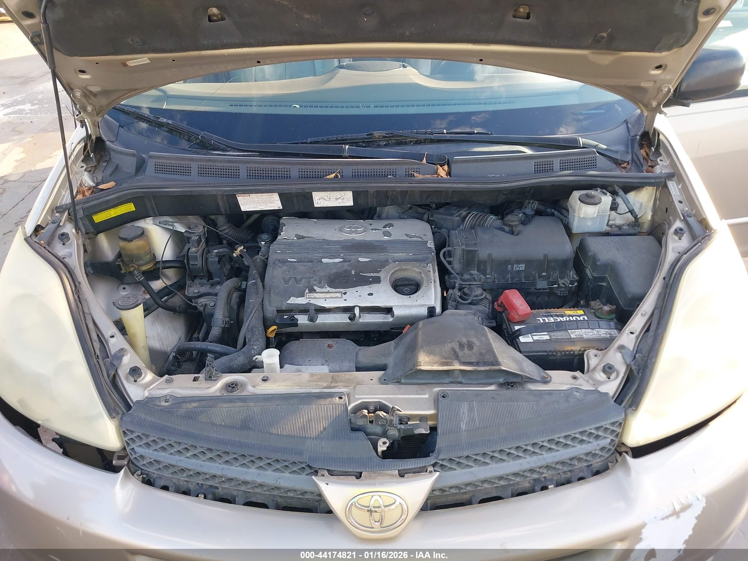 TOYOTA SIENNA image 10