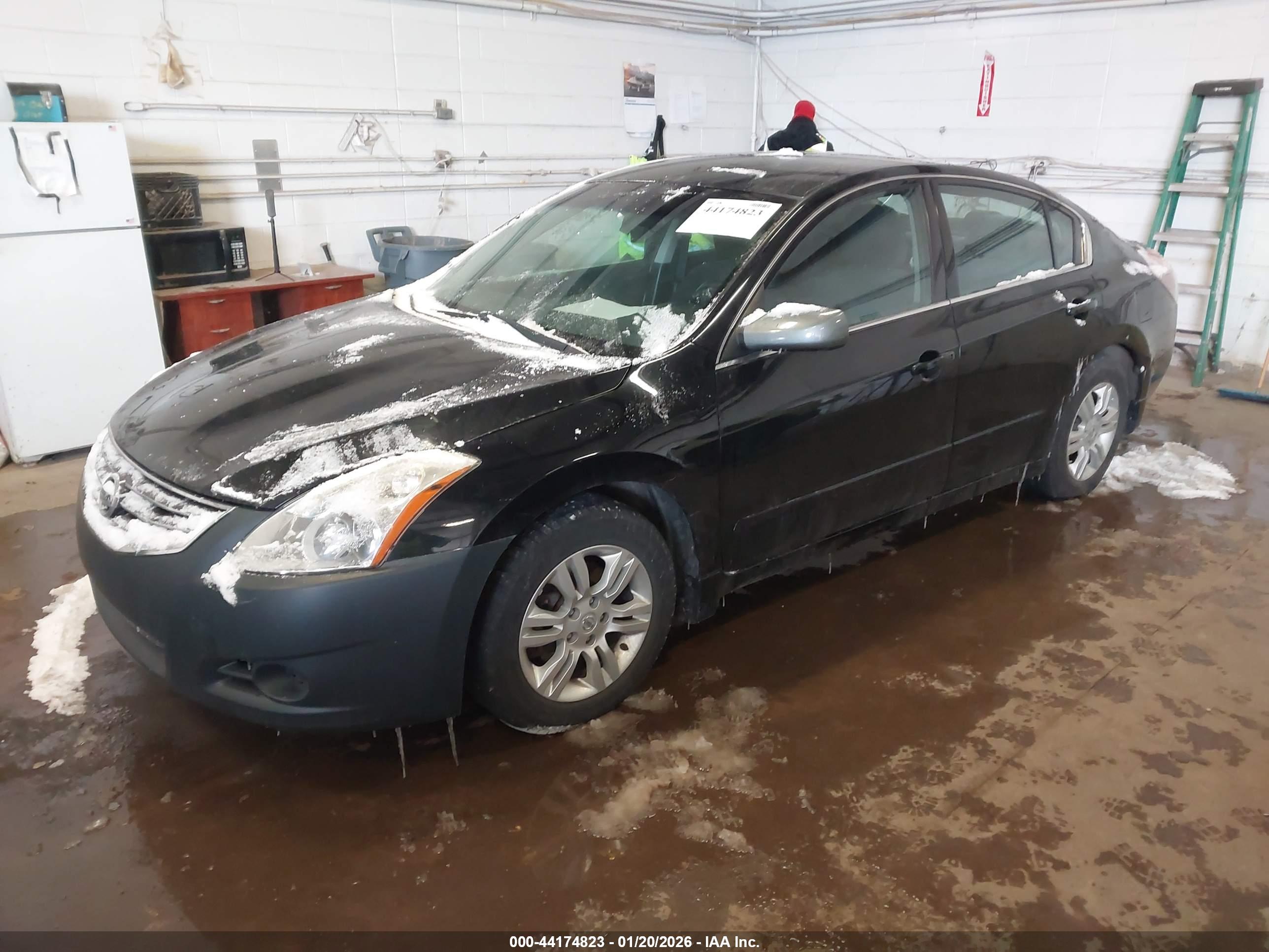 NISSAN ALTIMA image 2