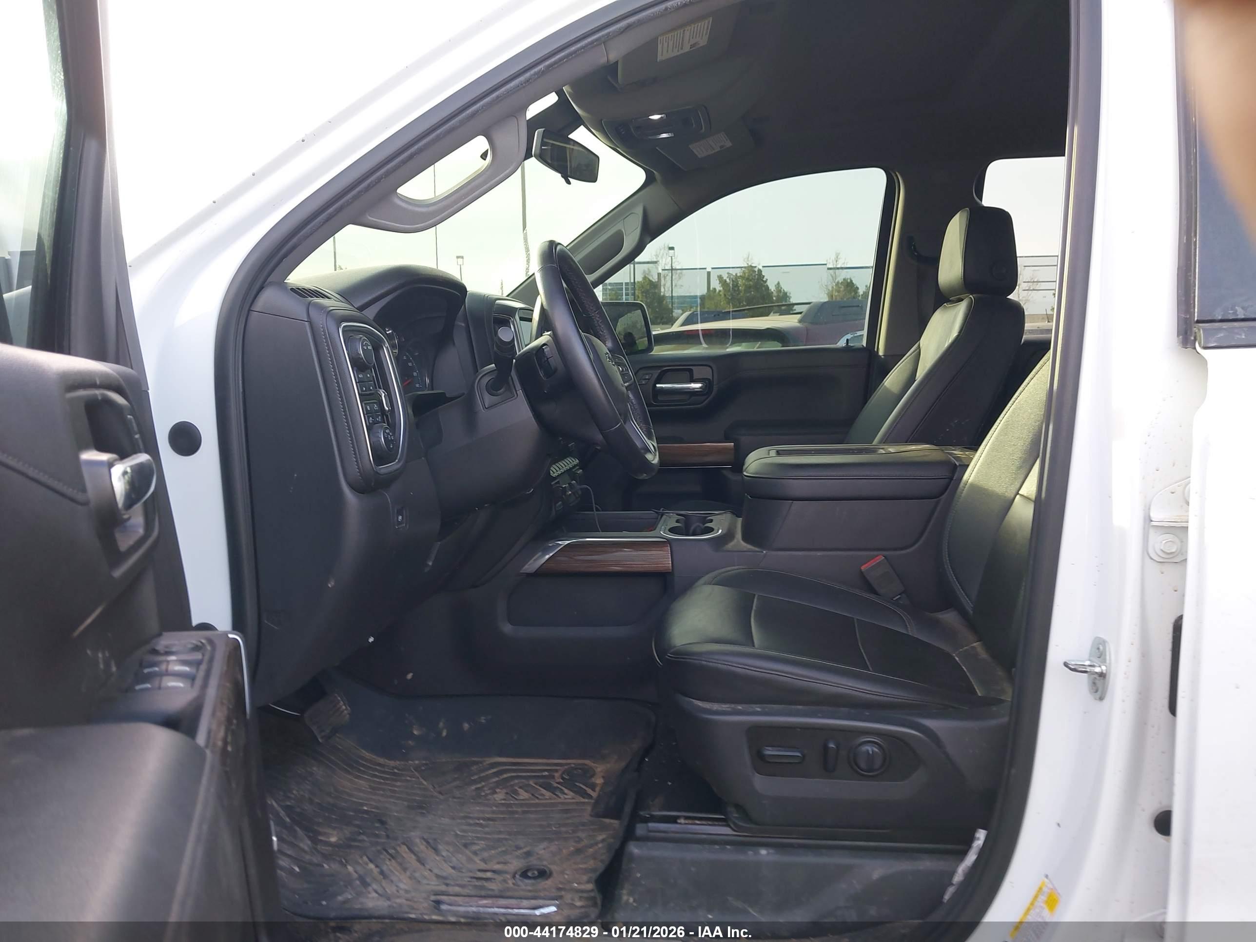 CHEVROLET SILVERADO image 5