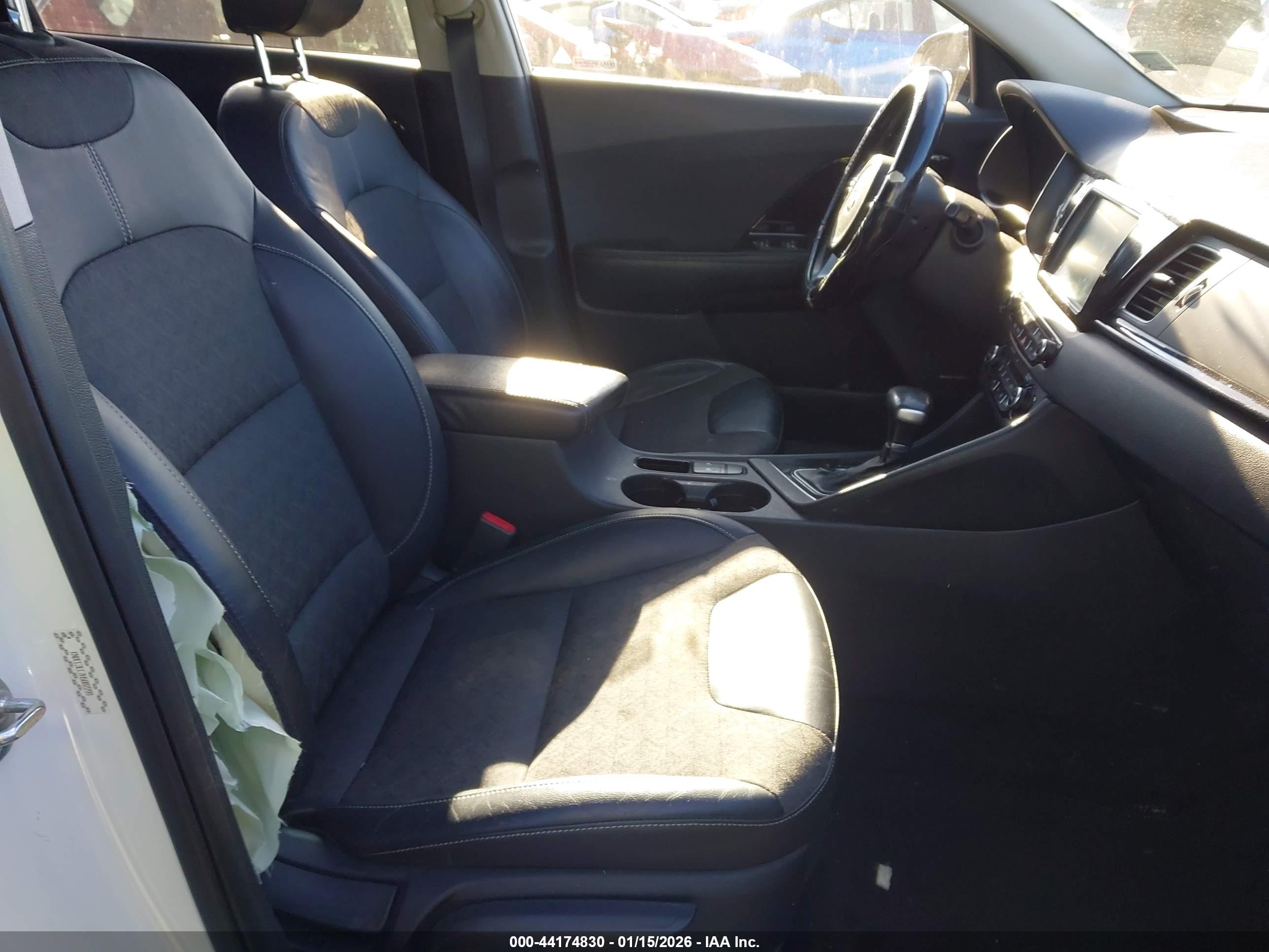 KIA NIRO image 5