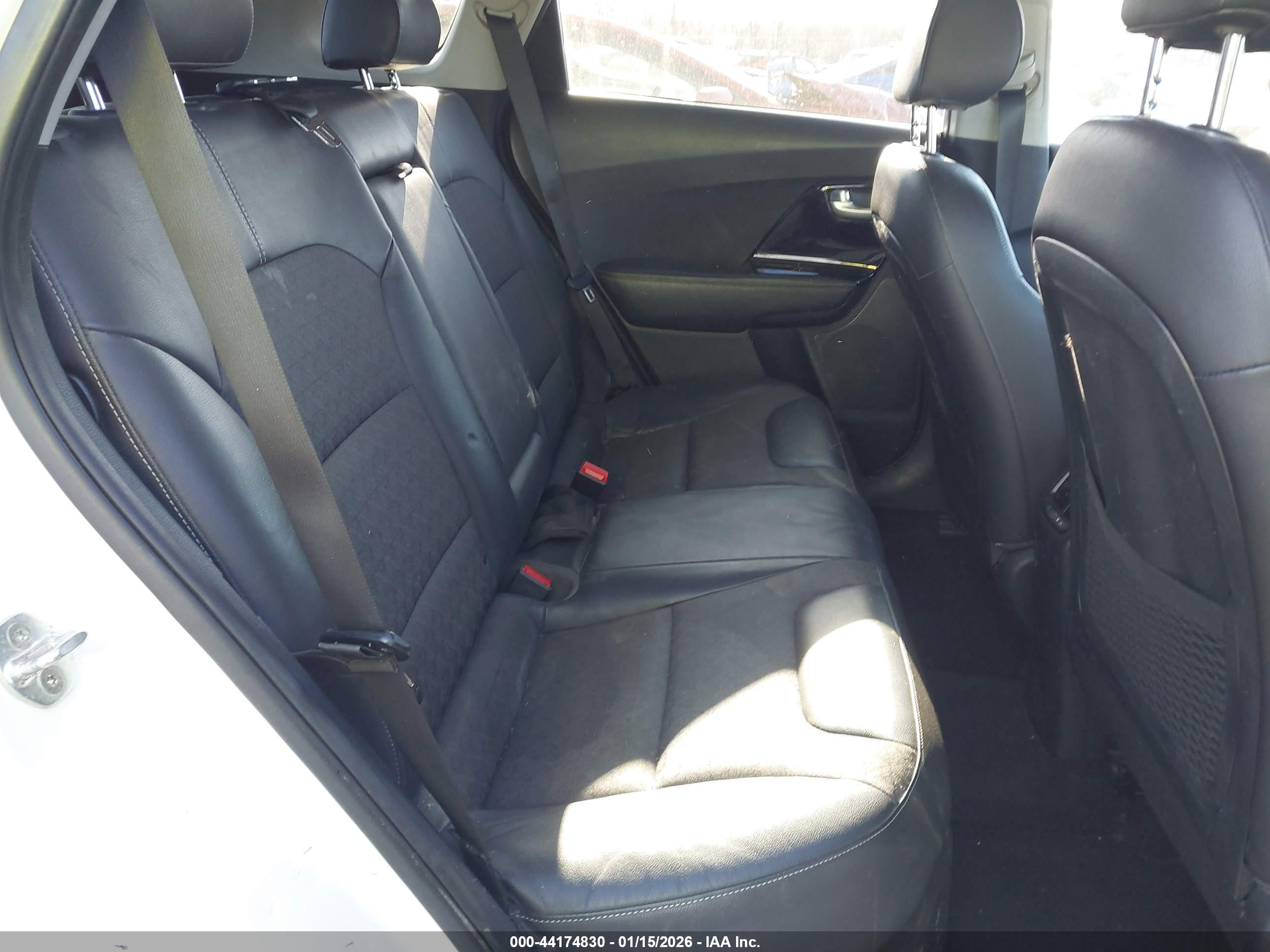 KIA NIRO image 8