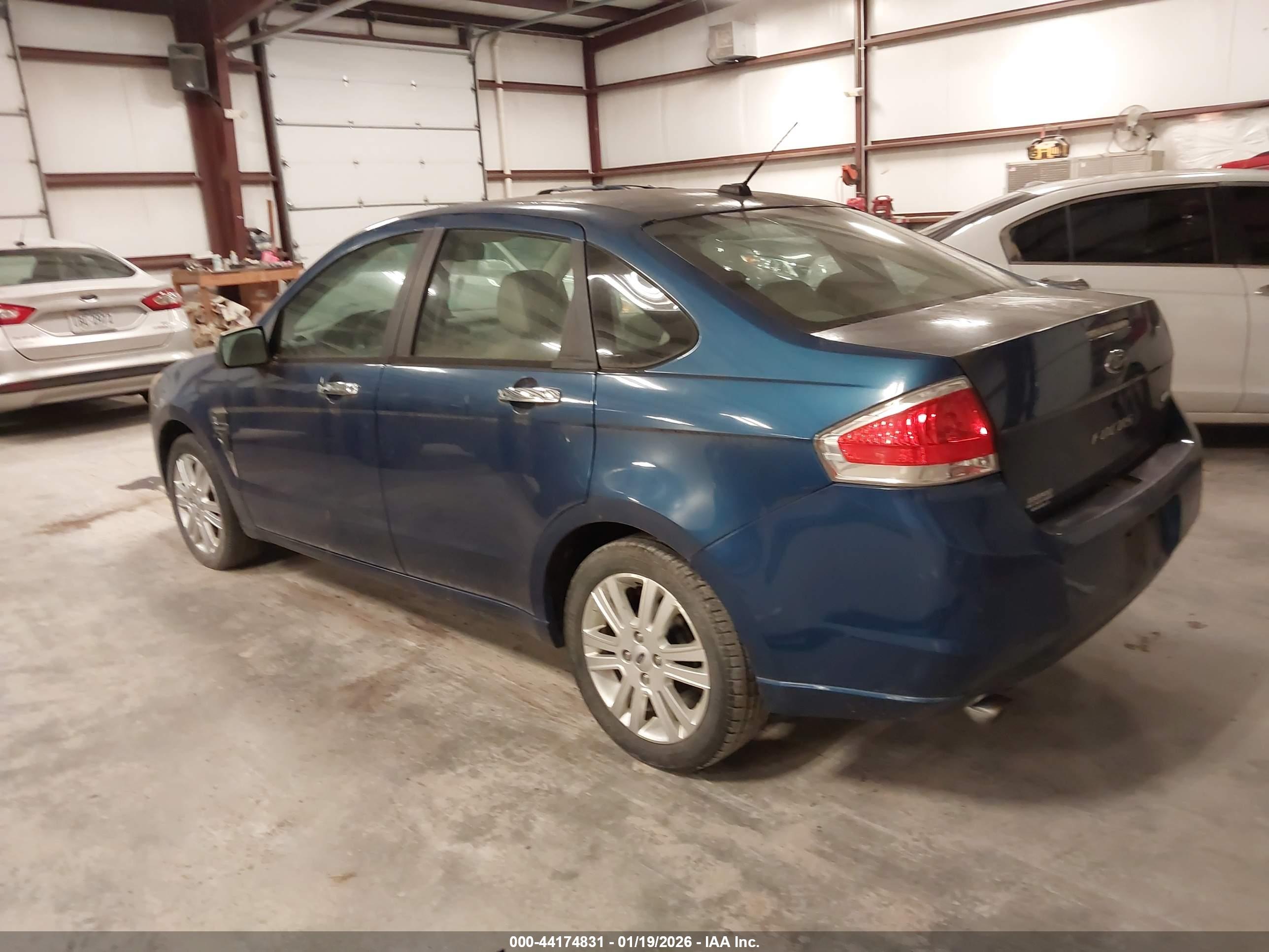 FORD FOCUS image 3