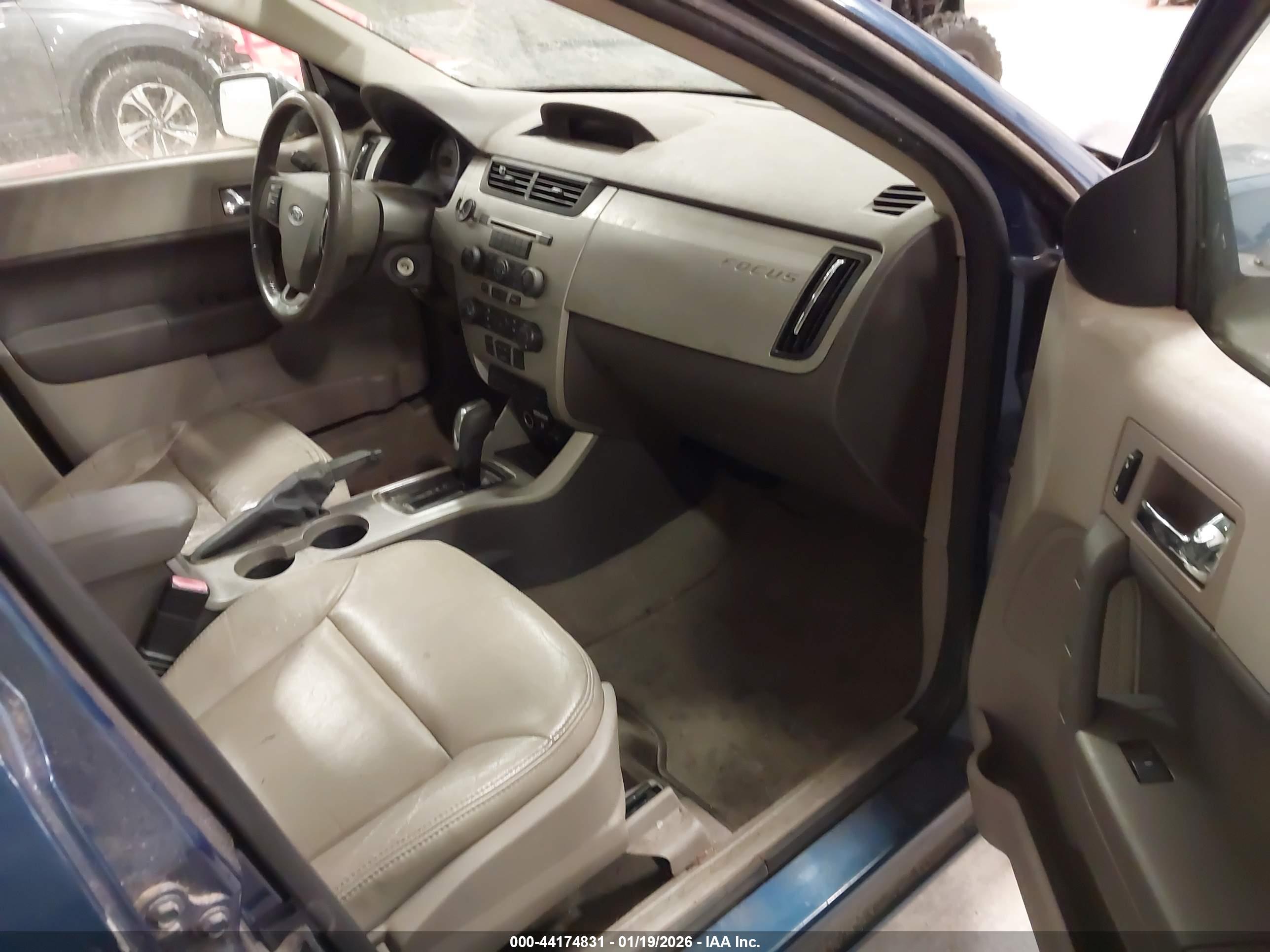 FORD FOCUS image 5