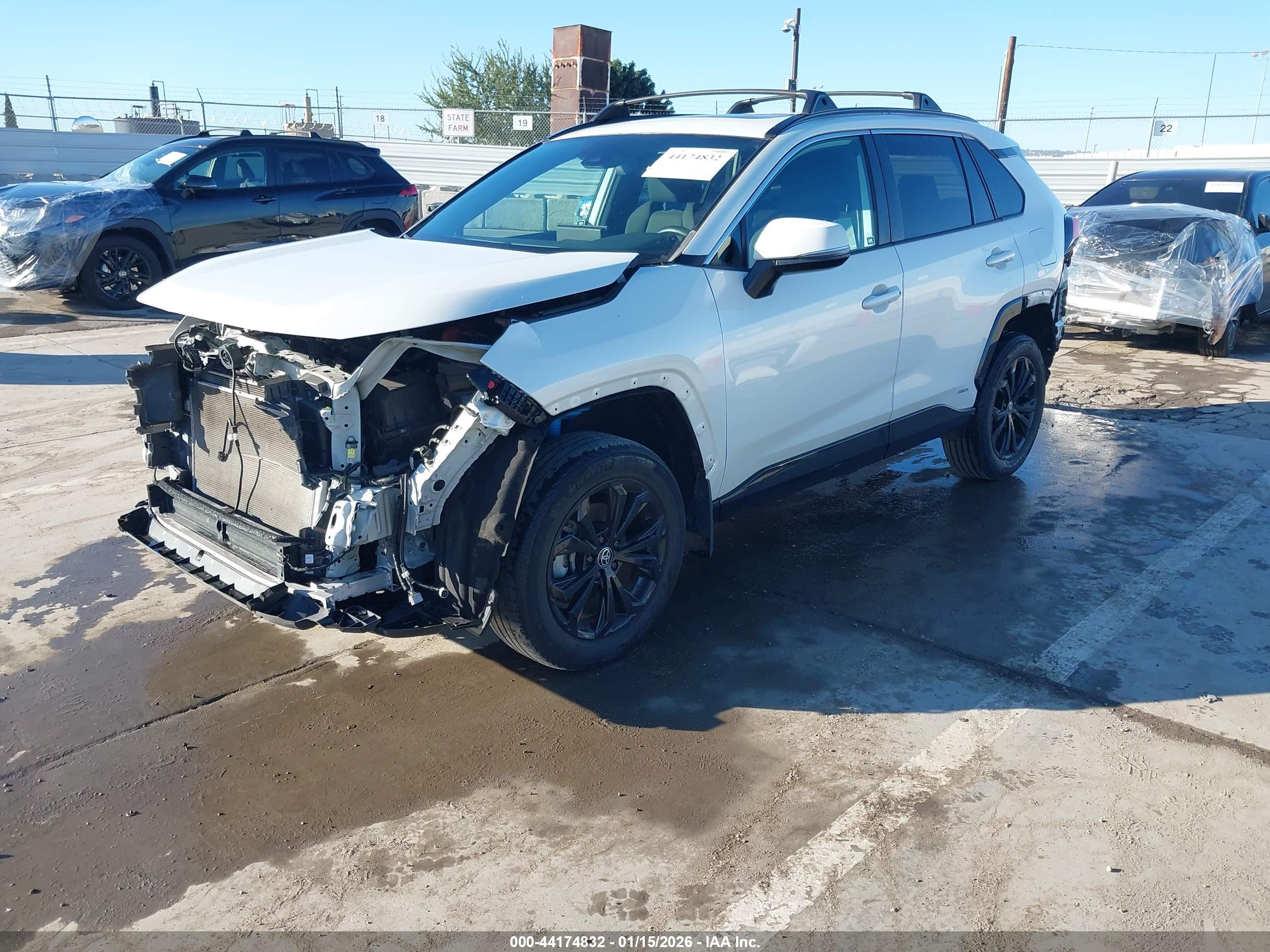 TOYOTA RAV4 image 2