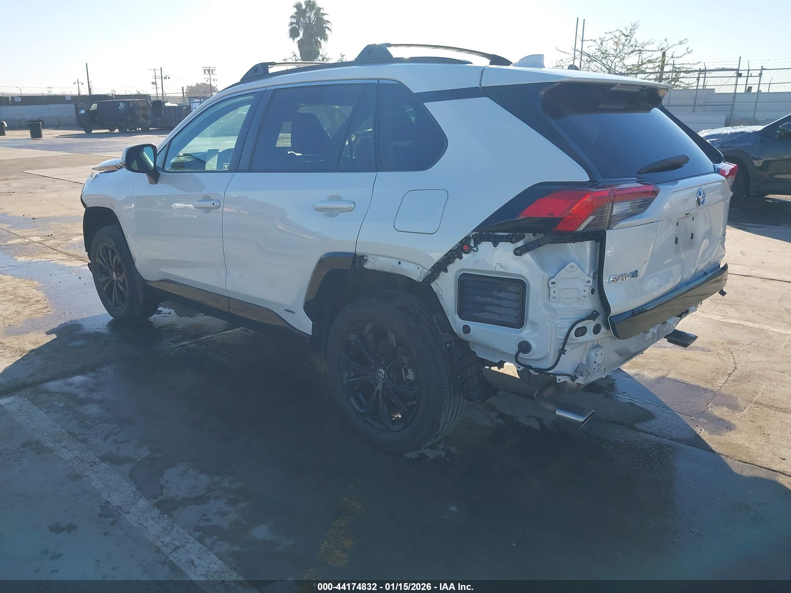 TOYOTA RAV4 image 3