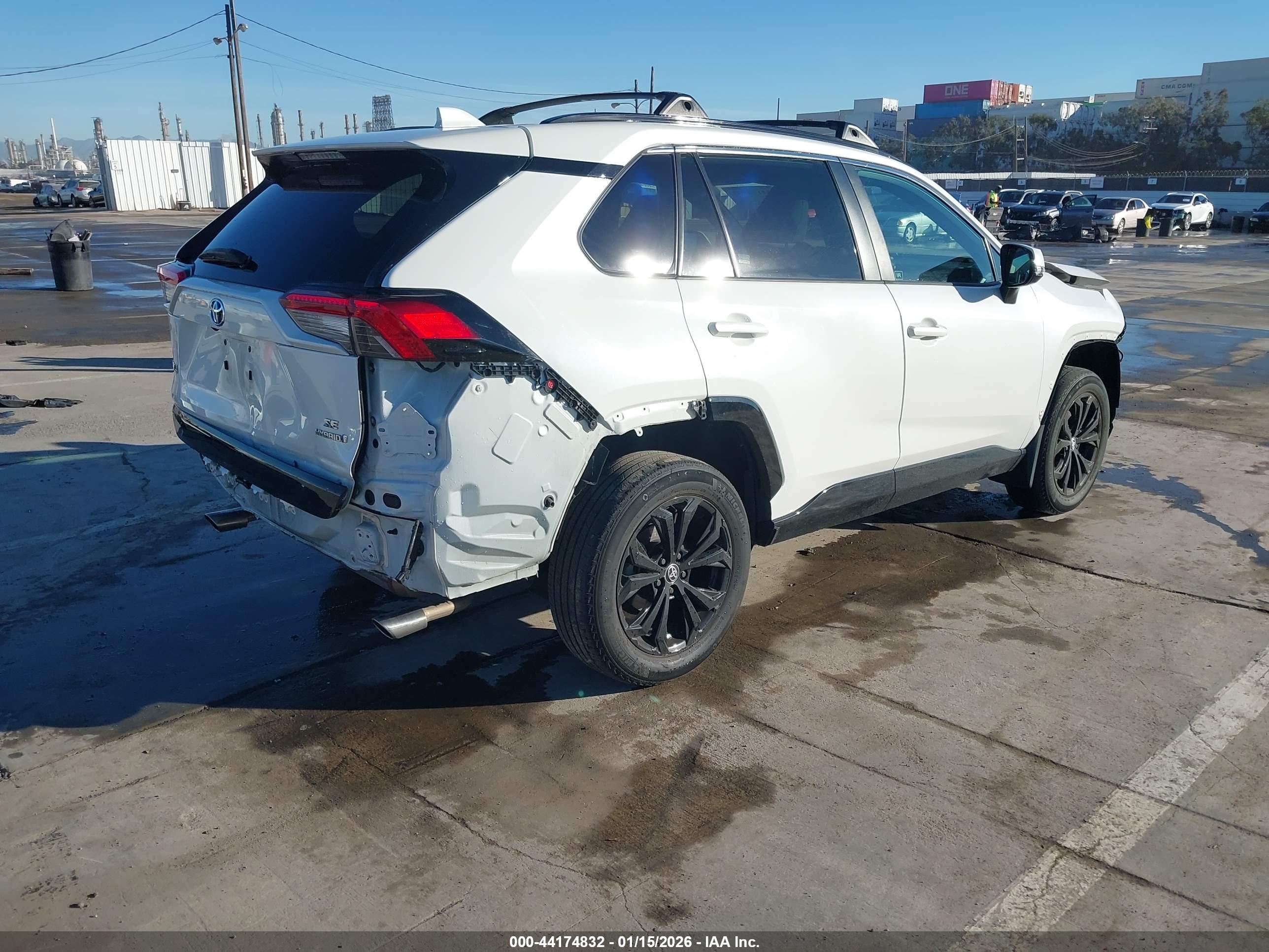 TOYOTA RAV4 image 4