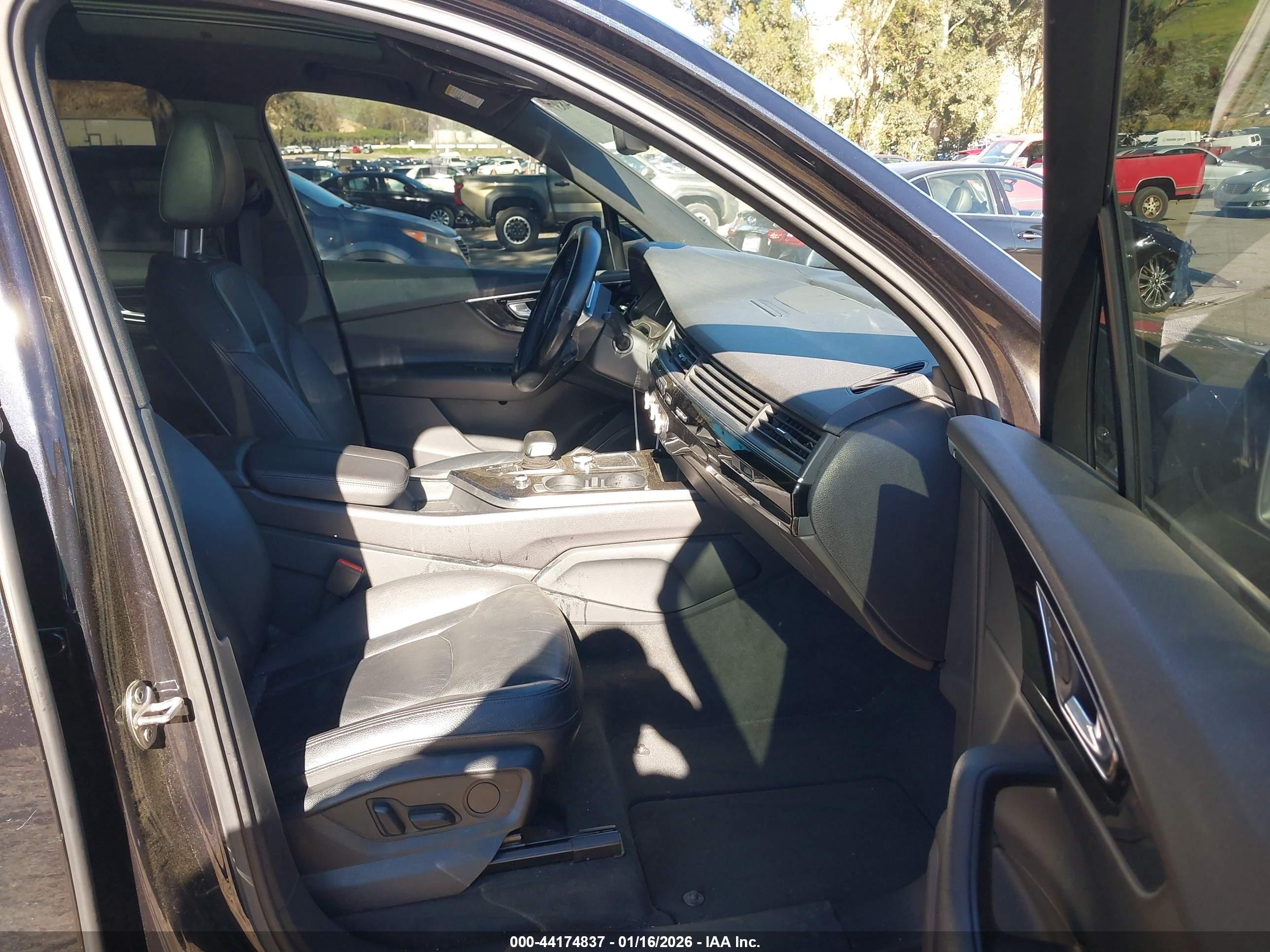 AUDI Q7 image 5