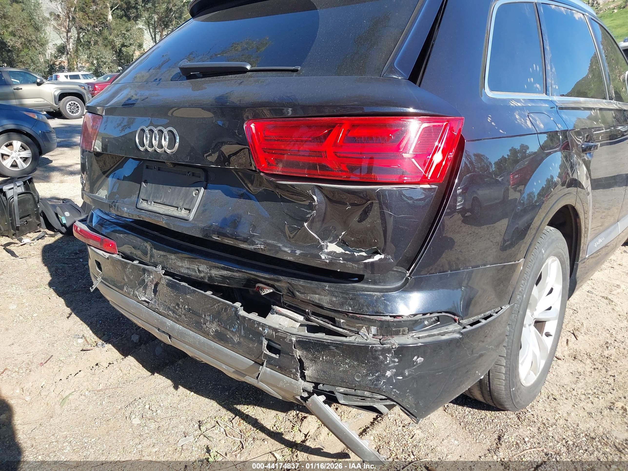 AUDI Q7 image 6