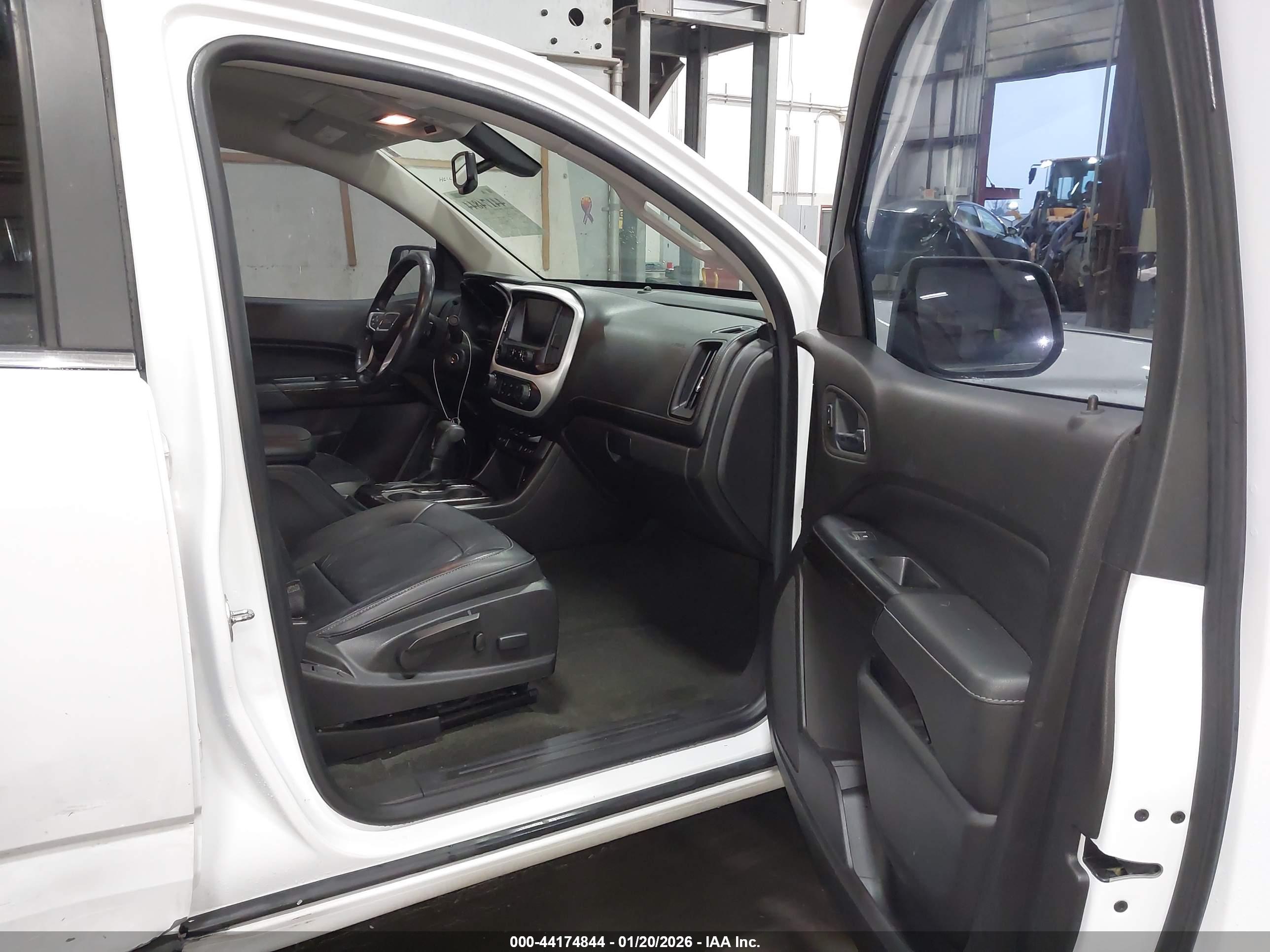 GMC CANYON image 5