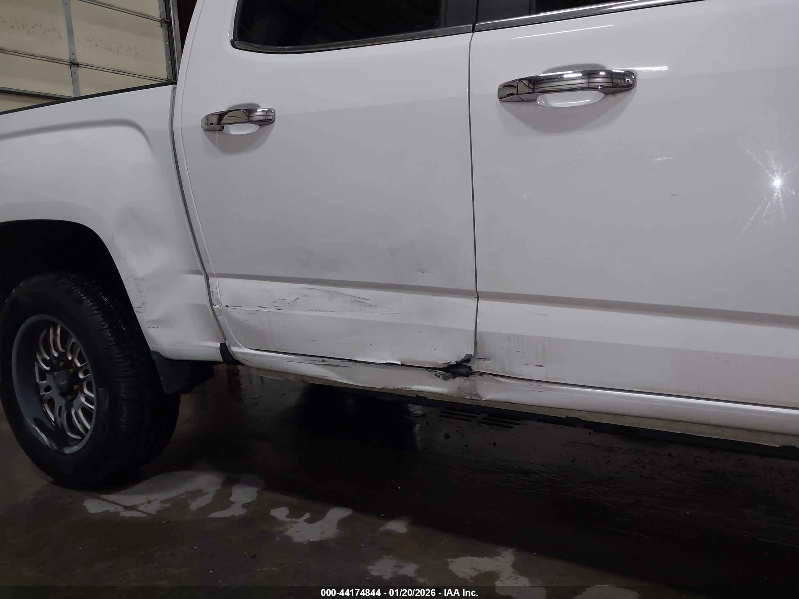 GMC CANYON image 6