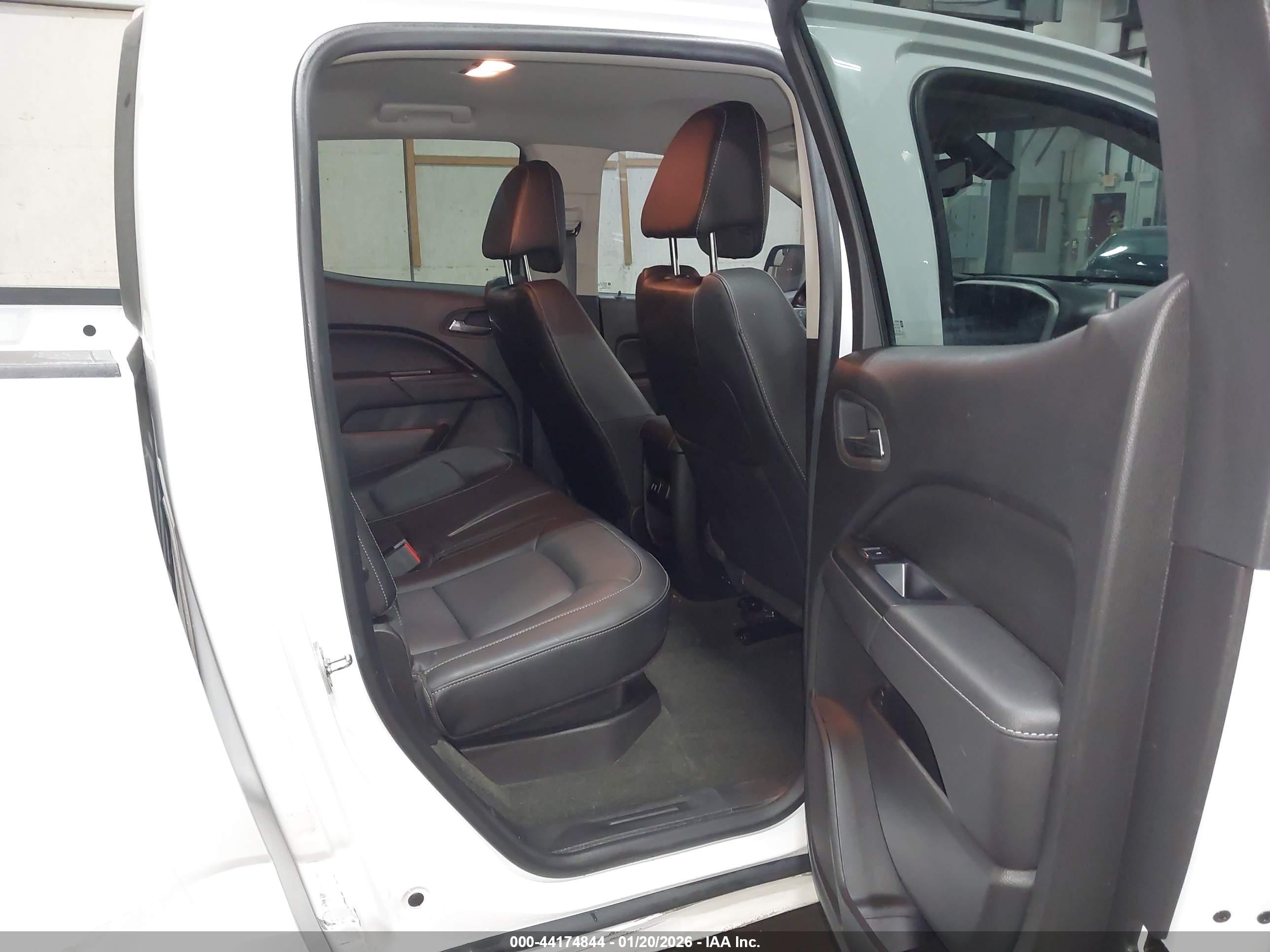 GMC CANYON image 8