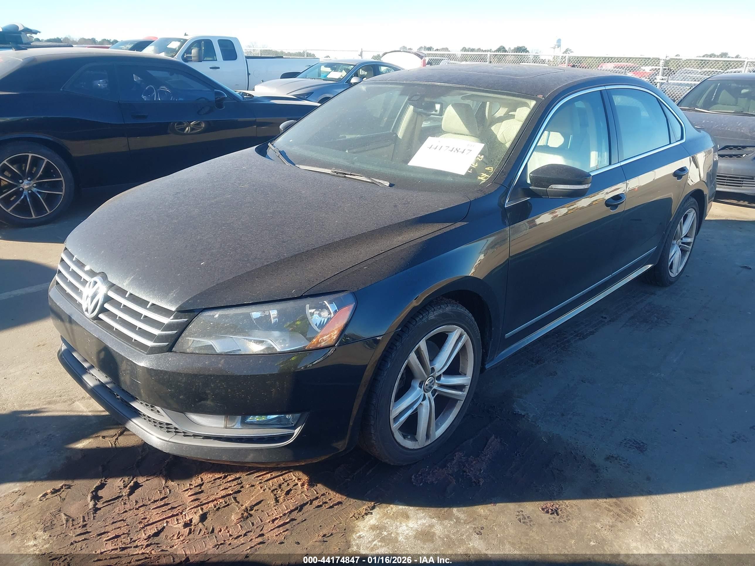 VOLKSWAGEN PASSAT image 2