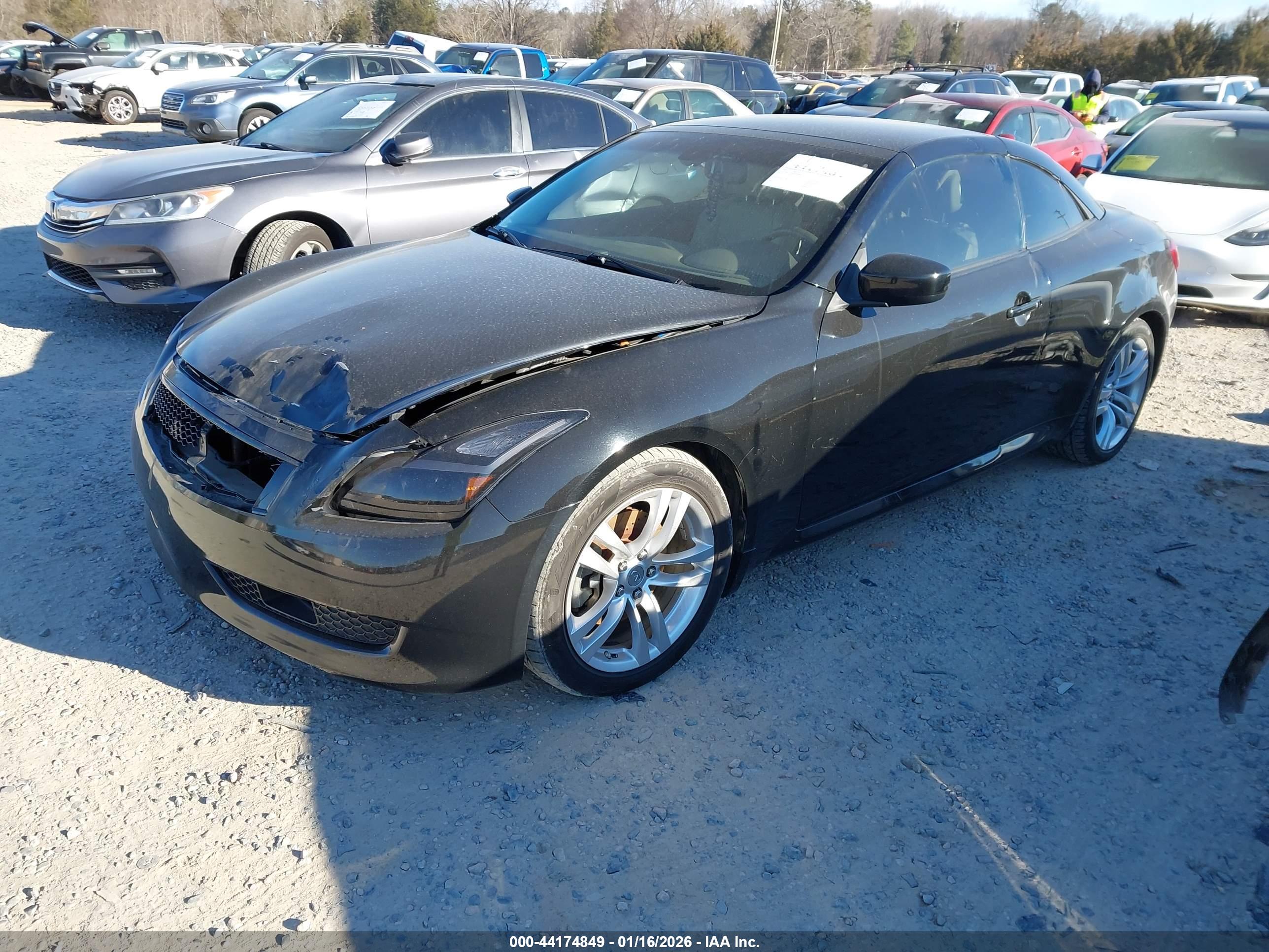 INFINITI G37 image 2
