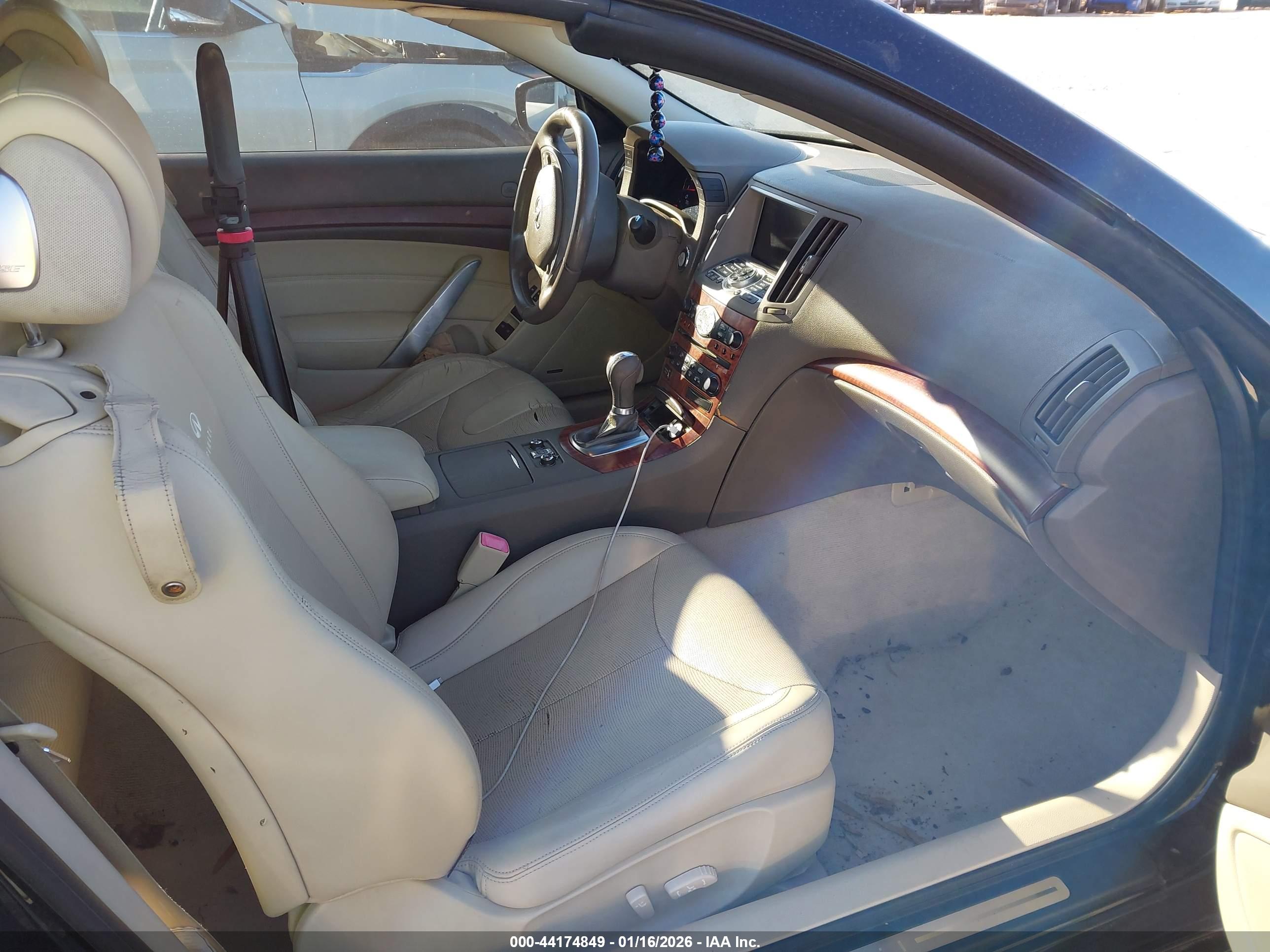 INFINITI G37 image 5