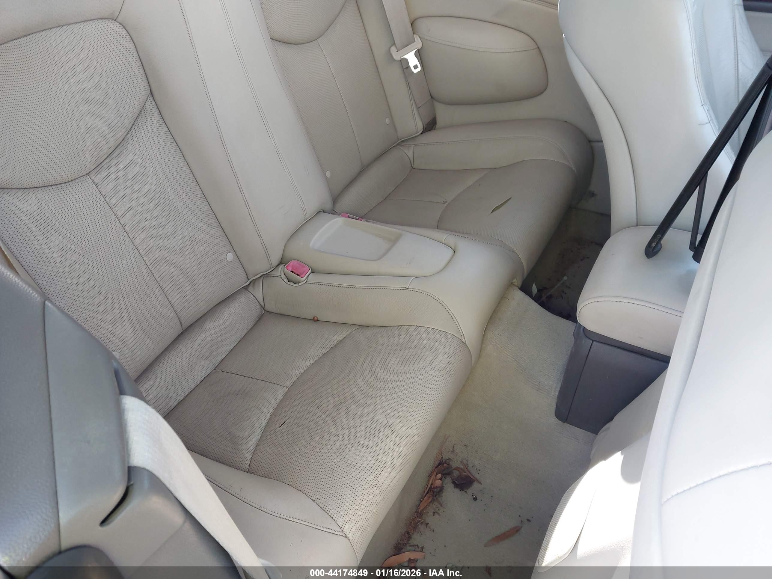 INFINITI G37 image 8